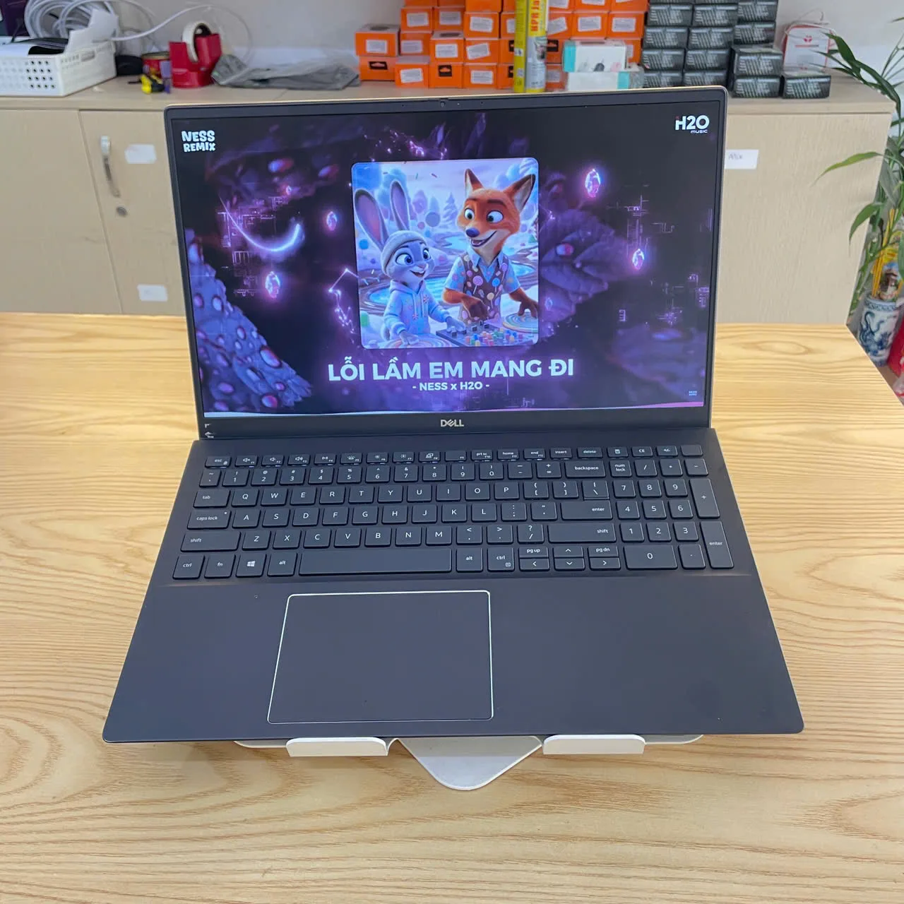 Dell Vostro 5502 Core i5-1135G7/ Ram 8GB/ SSD 512GB/ MX330/15.6 FHD