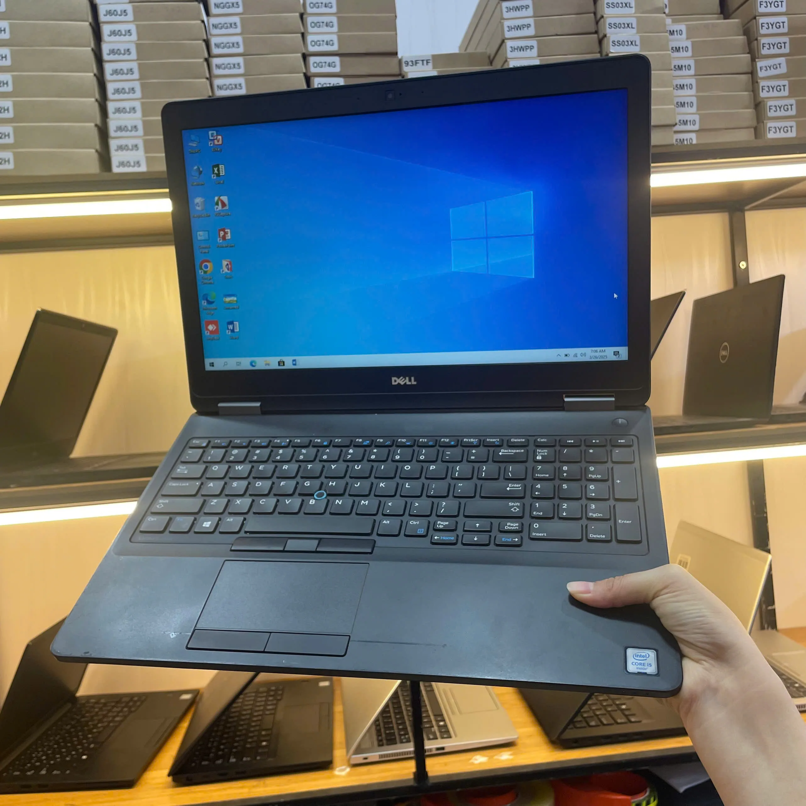 DELL Latitude 5570 Core I7-6820HQ/4/128/15.6"FHD