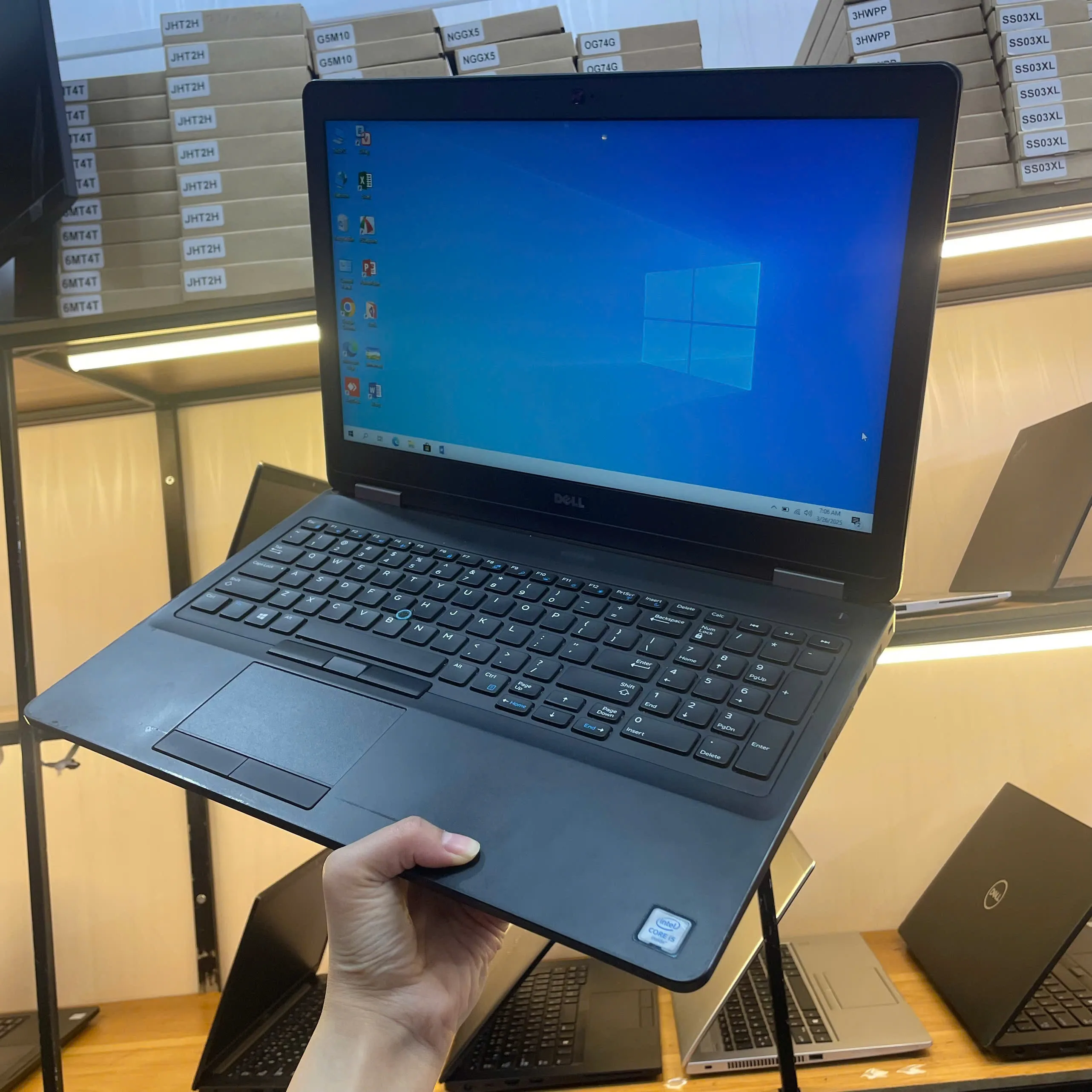 DELL Latitude 5570 Core I7-6820HQ/4/128/15.6"FHD