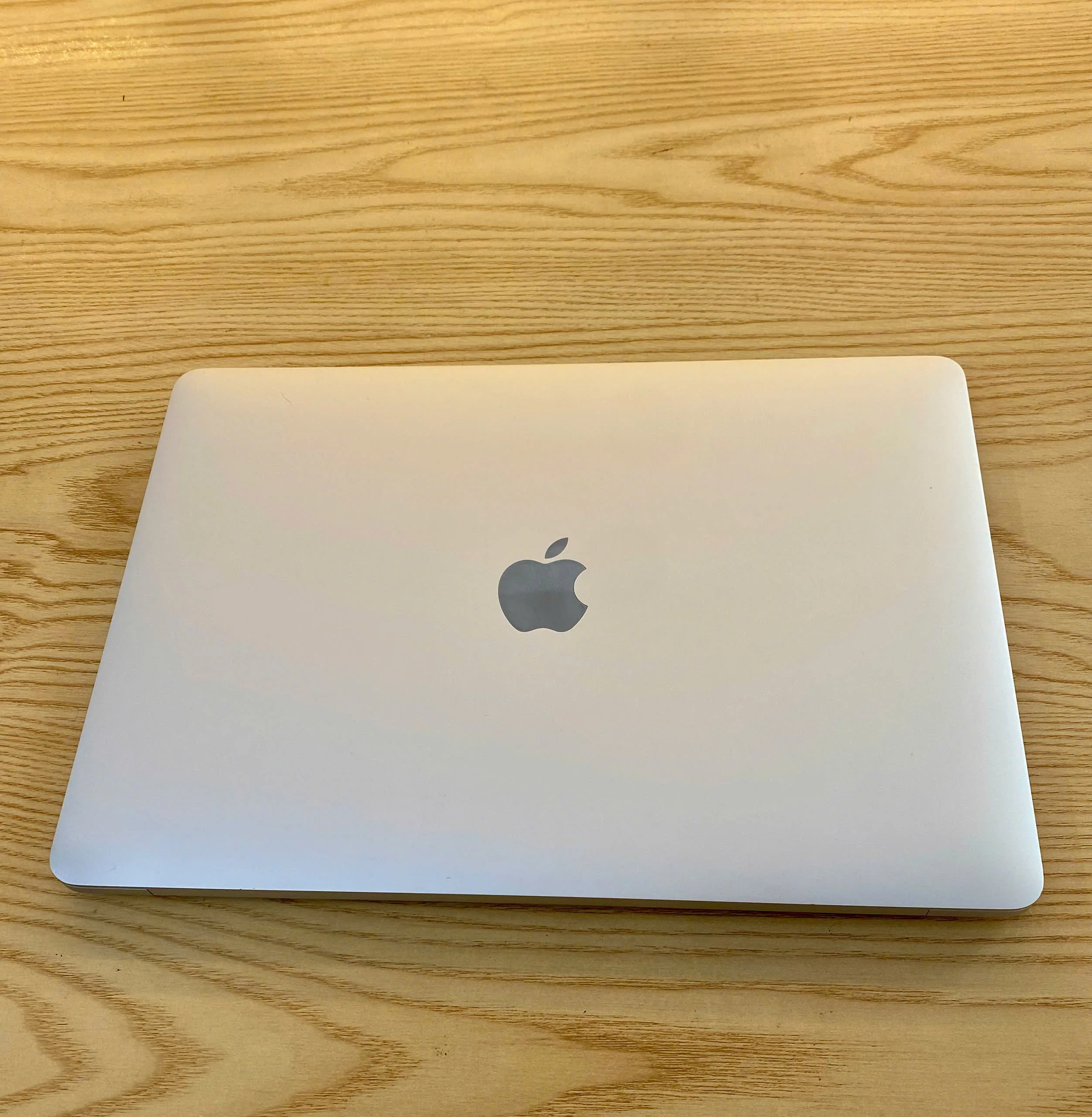 Macbook Pro M1 Ram 8/SSD 256/13.3inch Touch Bar