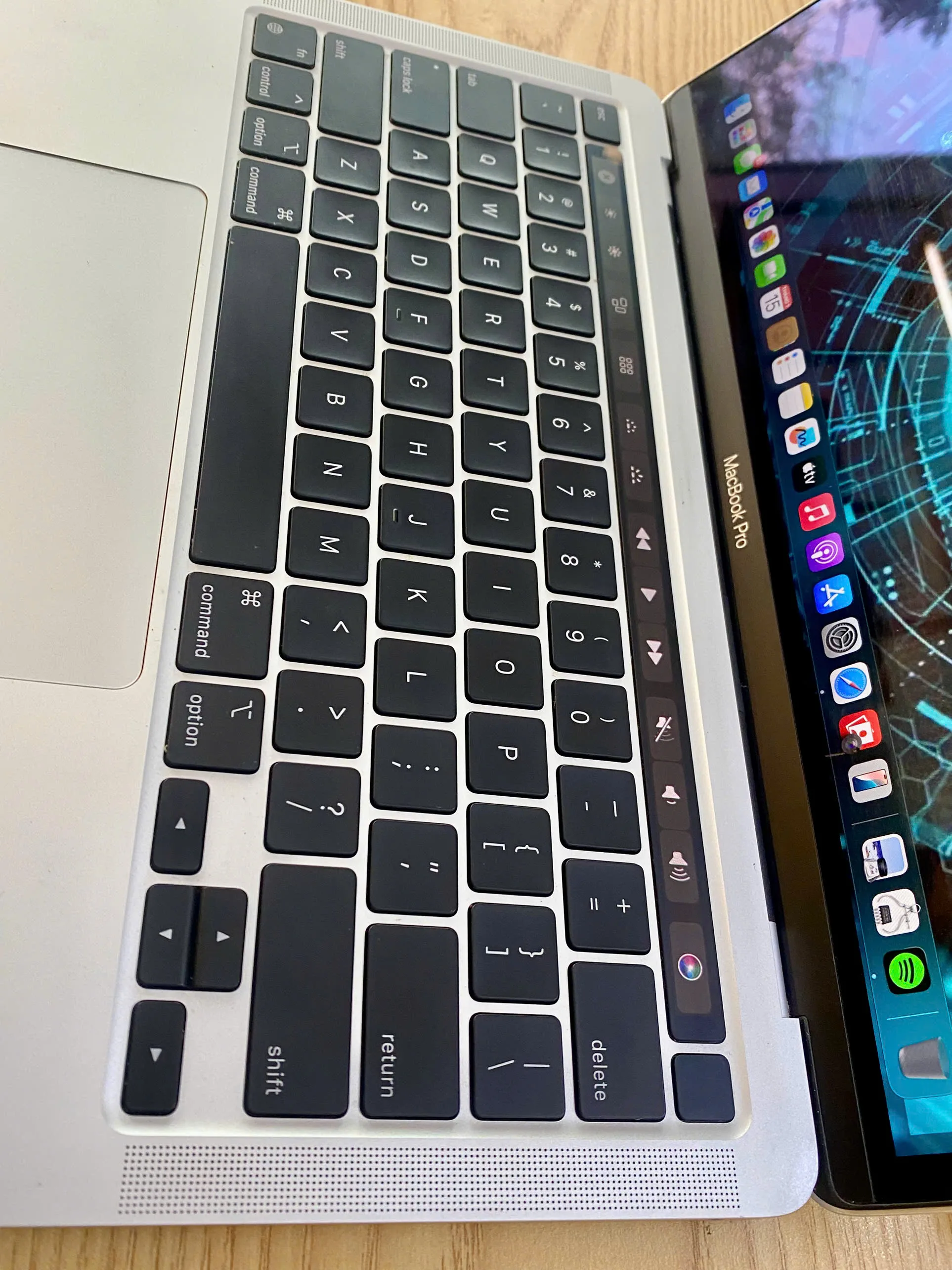 Macbook Pro M1 Ram 8/SSD 256/13.3inch Touch Bar