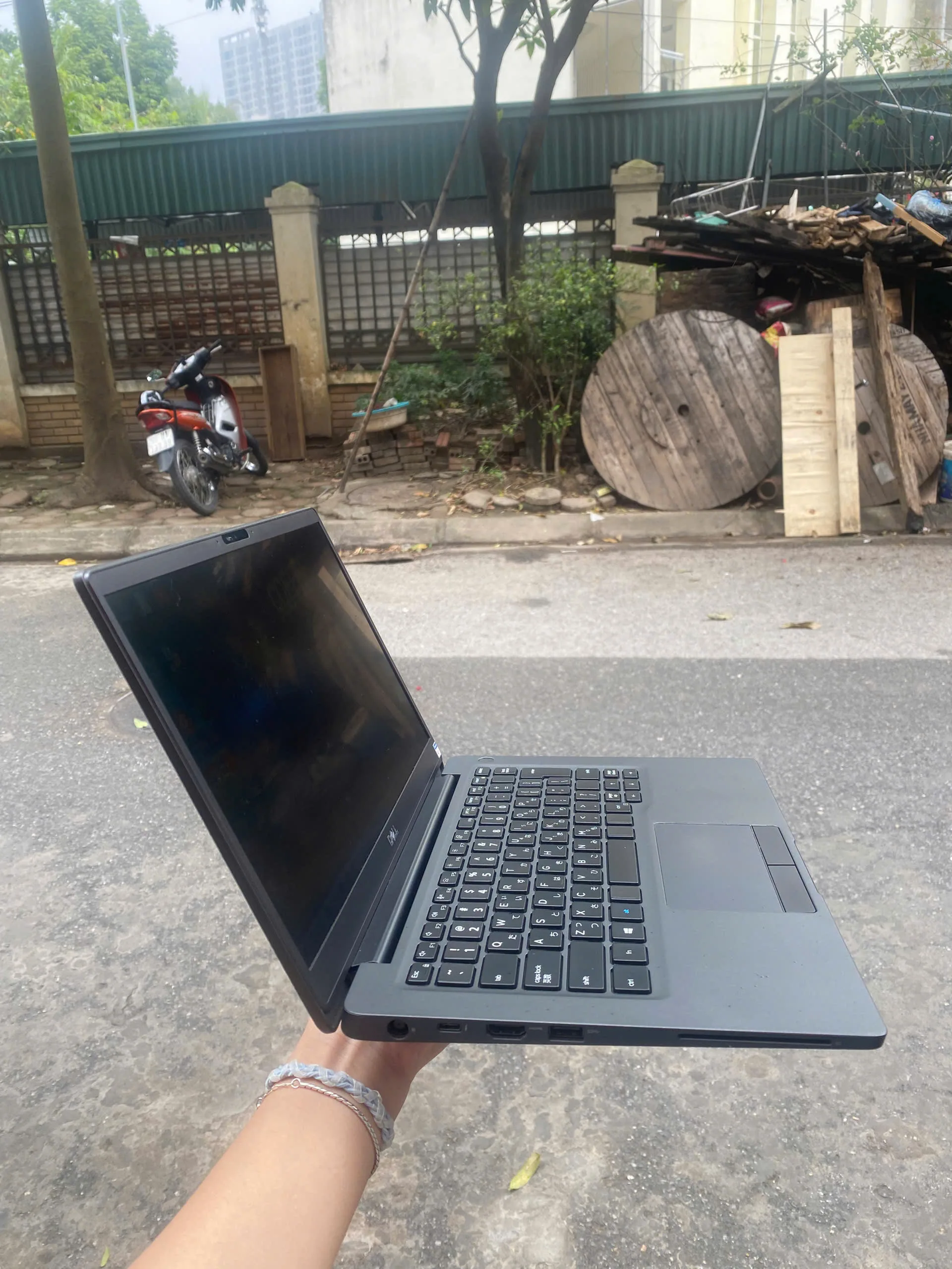 Dell Latitude 7300 Core i5-8265u/Ram 8GB/SSD 256GB/13.3"HD