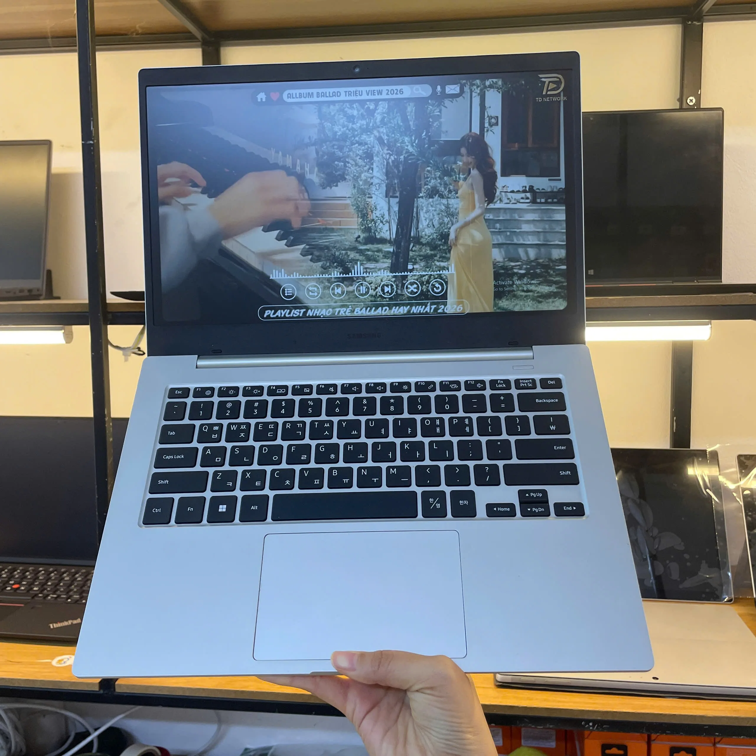 SAMSUNG BOOK3 GO Snapdragon 7 gen 3/ram 4/ssd 128/14"HD