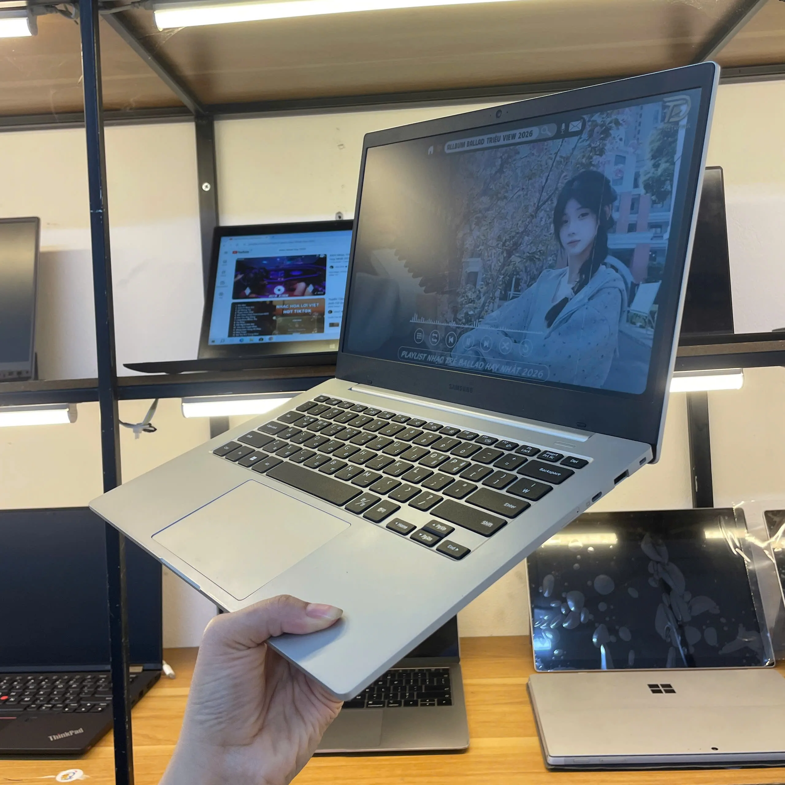 SAMSUNG BOOK3 GO Snapdragon 7 gen 3/ram 4/ssd 128/14"HD