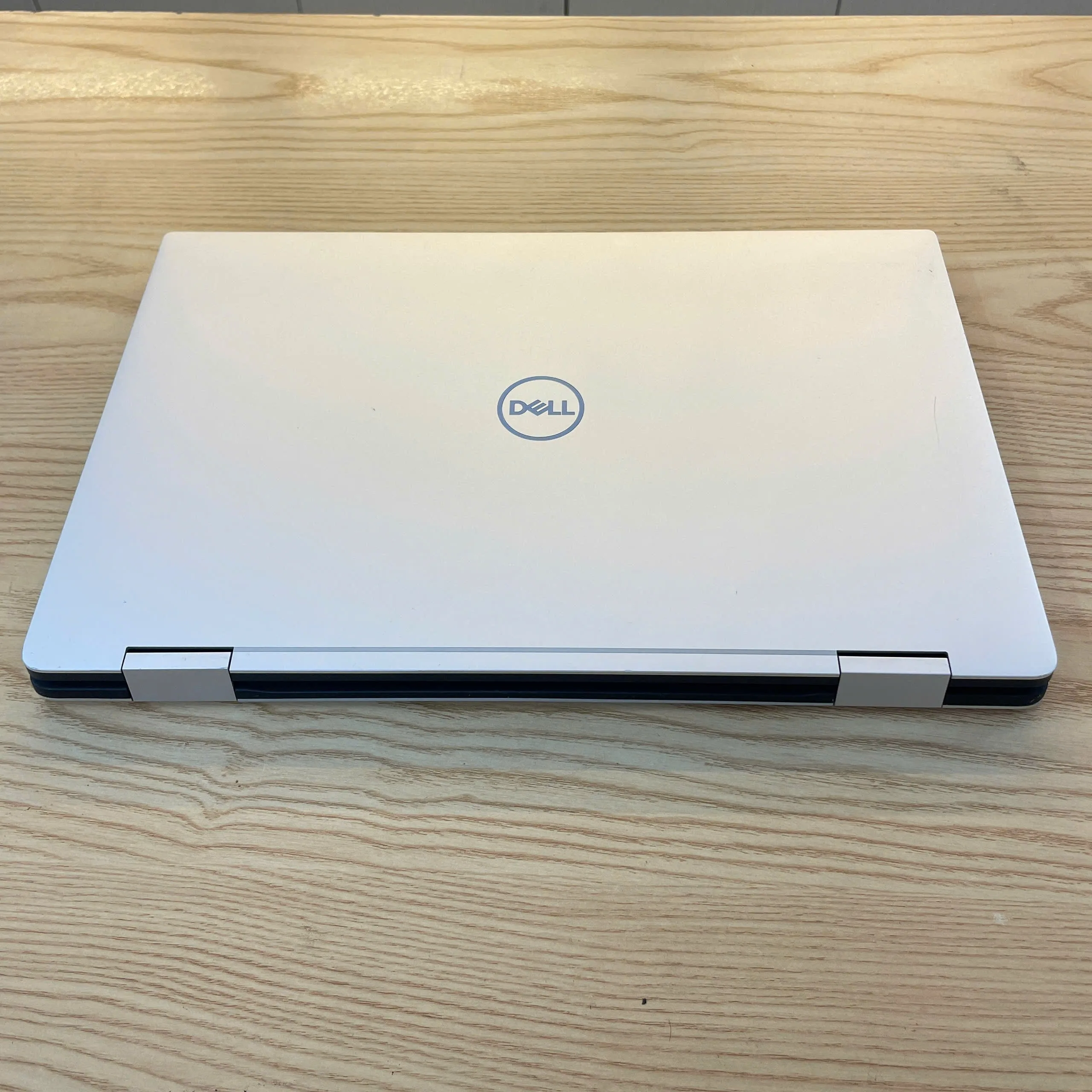 Dell Precision 5530 core i7-8706G/Ram 16GB/SSD 512GB/VGA MD Radeon Pro WX/màn hình 15.6"