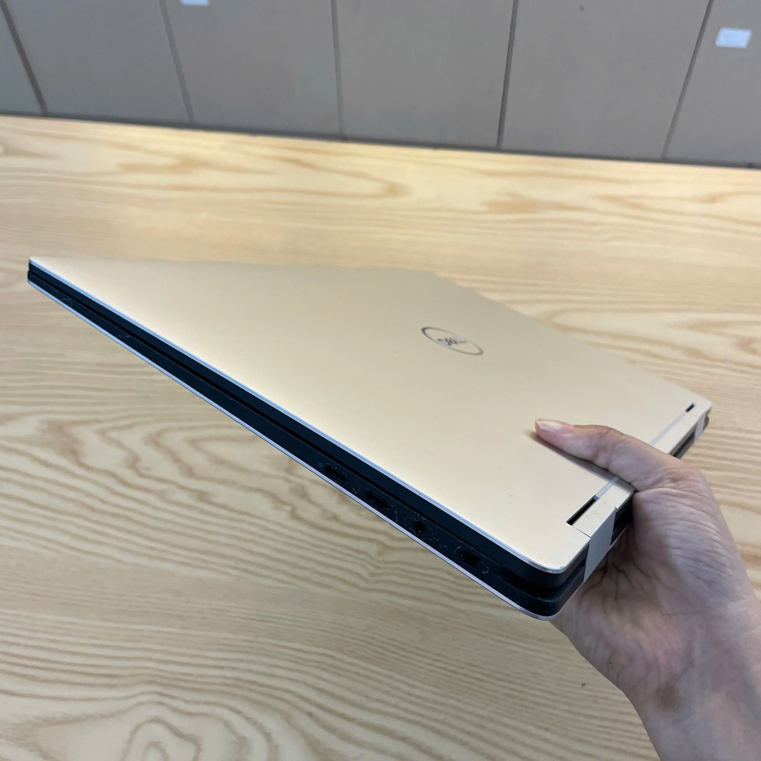 Dell Precision 5530 core i7-8706G/Ram 16GB/SSD 512GB/VGA MD Radeon Pro WX/màn hình 15.6"