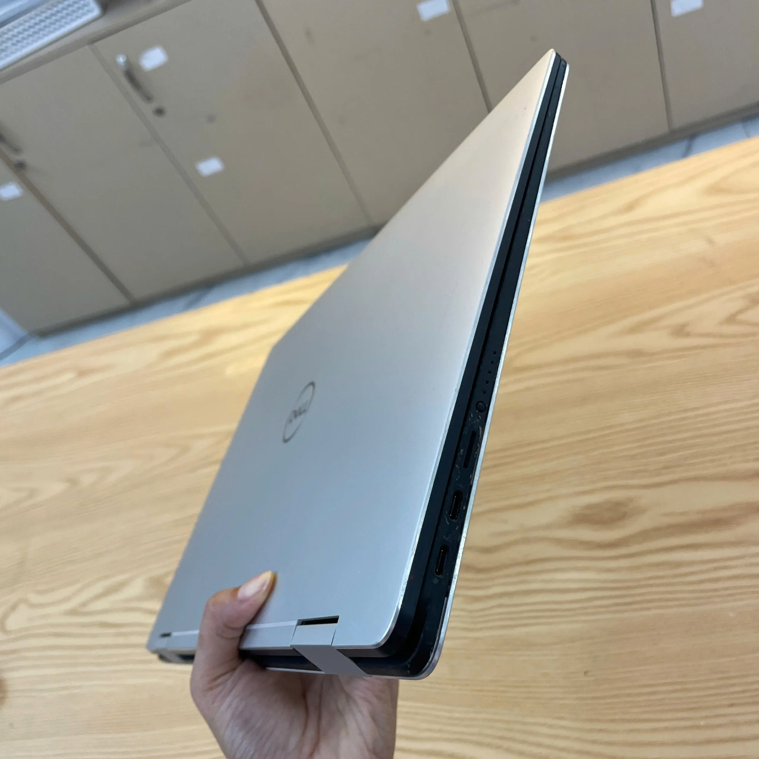 Dell Precision 5530 core i7-8706G/Ram 16GB/SSD 512GB/VGA MD Radeon Pro WX/màn hình 15.6"