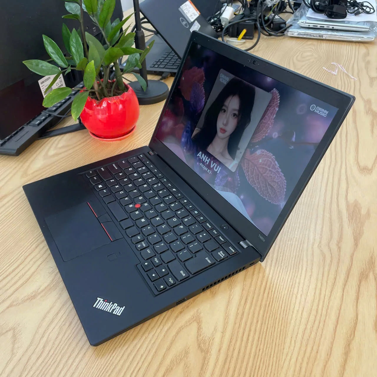 Lenovo Thinkpad T480s Core i5-8250u, Ram 8GB, SSD 256GB, màn 14.0" FHD IPS