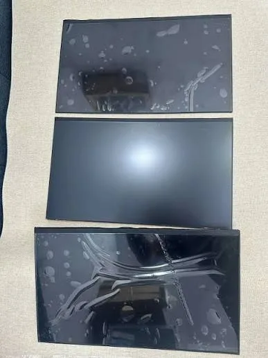 Màn 15.6" Spa Xước