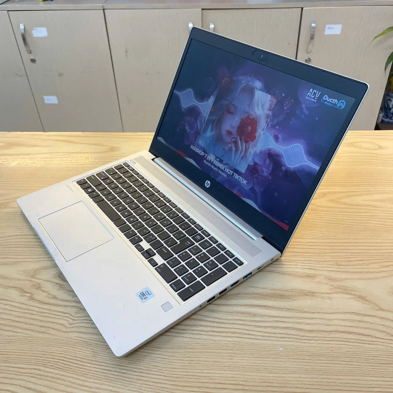 HP Probook 450G7 core i5-10210U/Ram 8/SSD 256/15.6" FHD