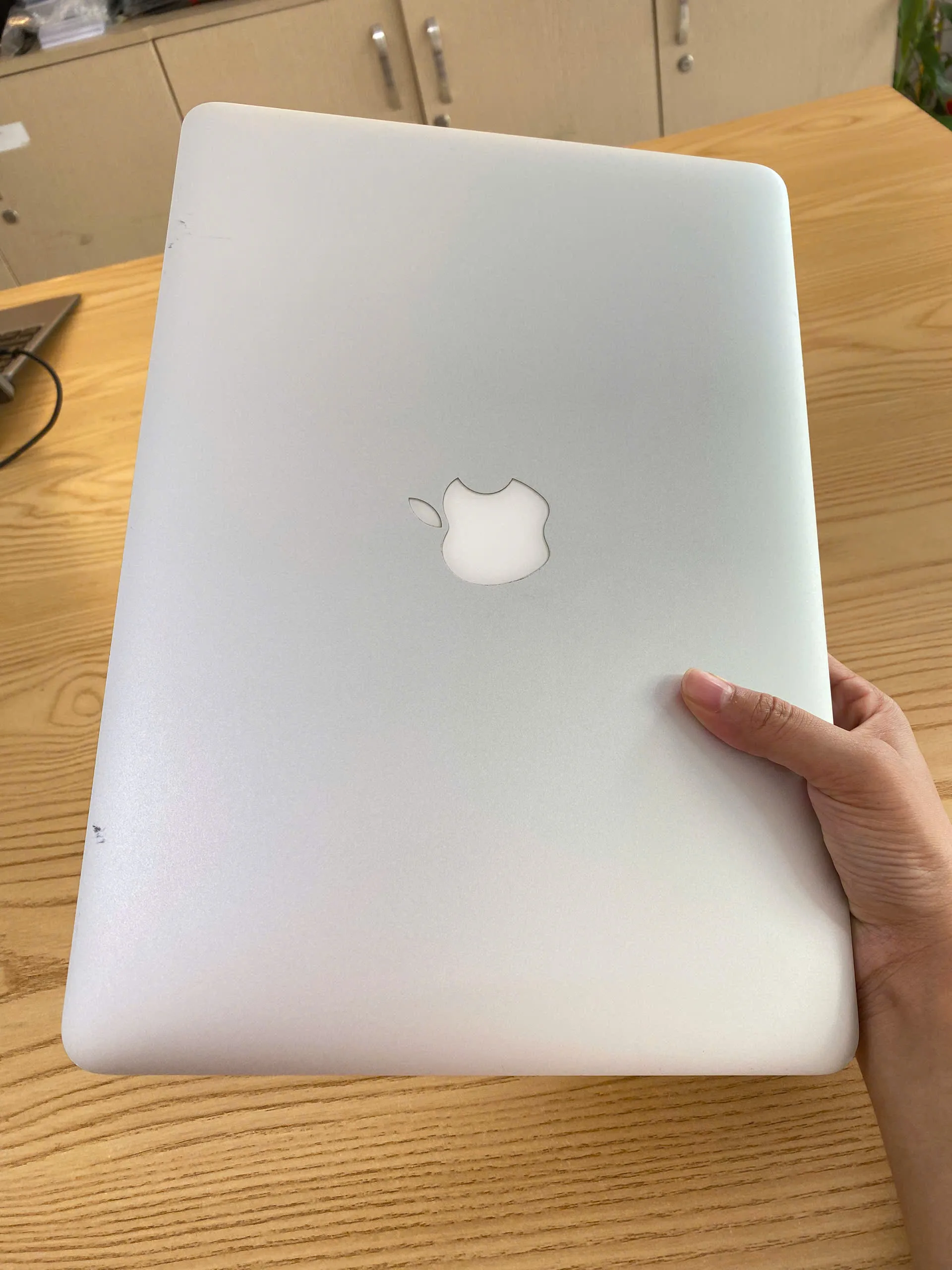 Macbook Air 2017 core i5 Ram 8GB SSD 256GB/Màn hình 13.3"