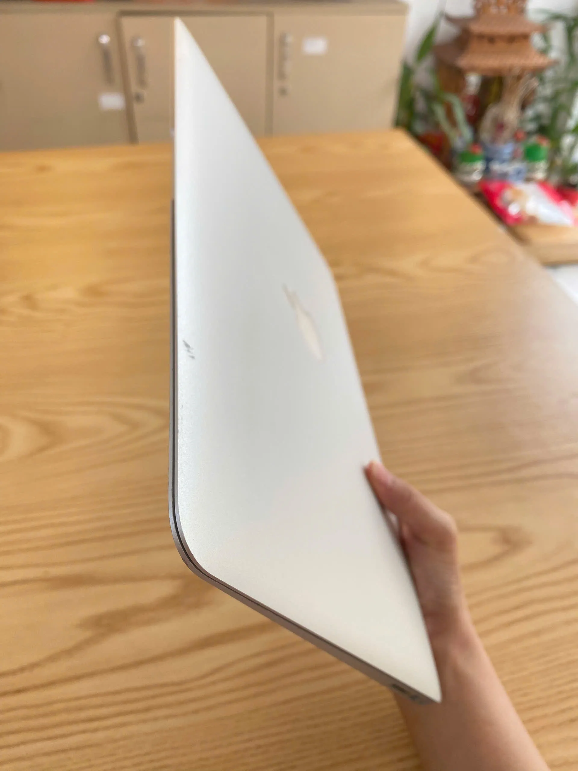 Macbook Air 2017 core i5 Ram 8GB SSD 256GB/Màn hình 13.3"