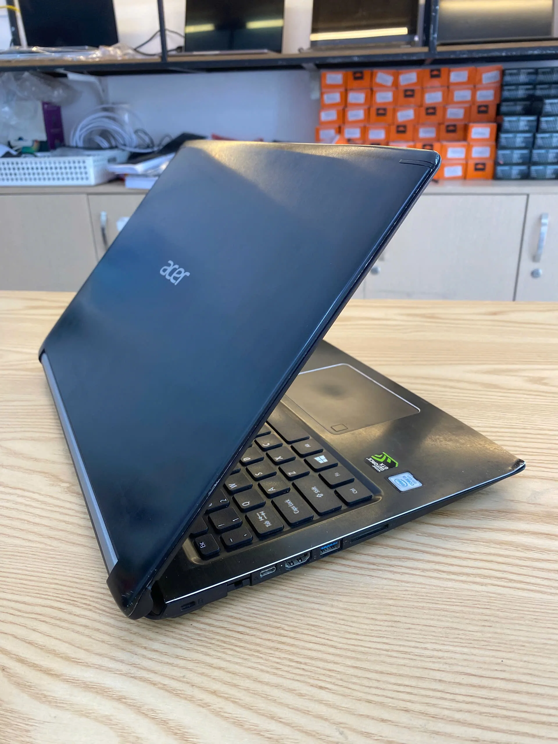 Acer aspire A715 core i5-8300H Ram 8GB SSD 128GB + HDD 500GB/ GTX 1050/Màn hình 15.6"