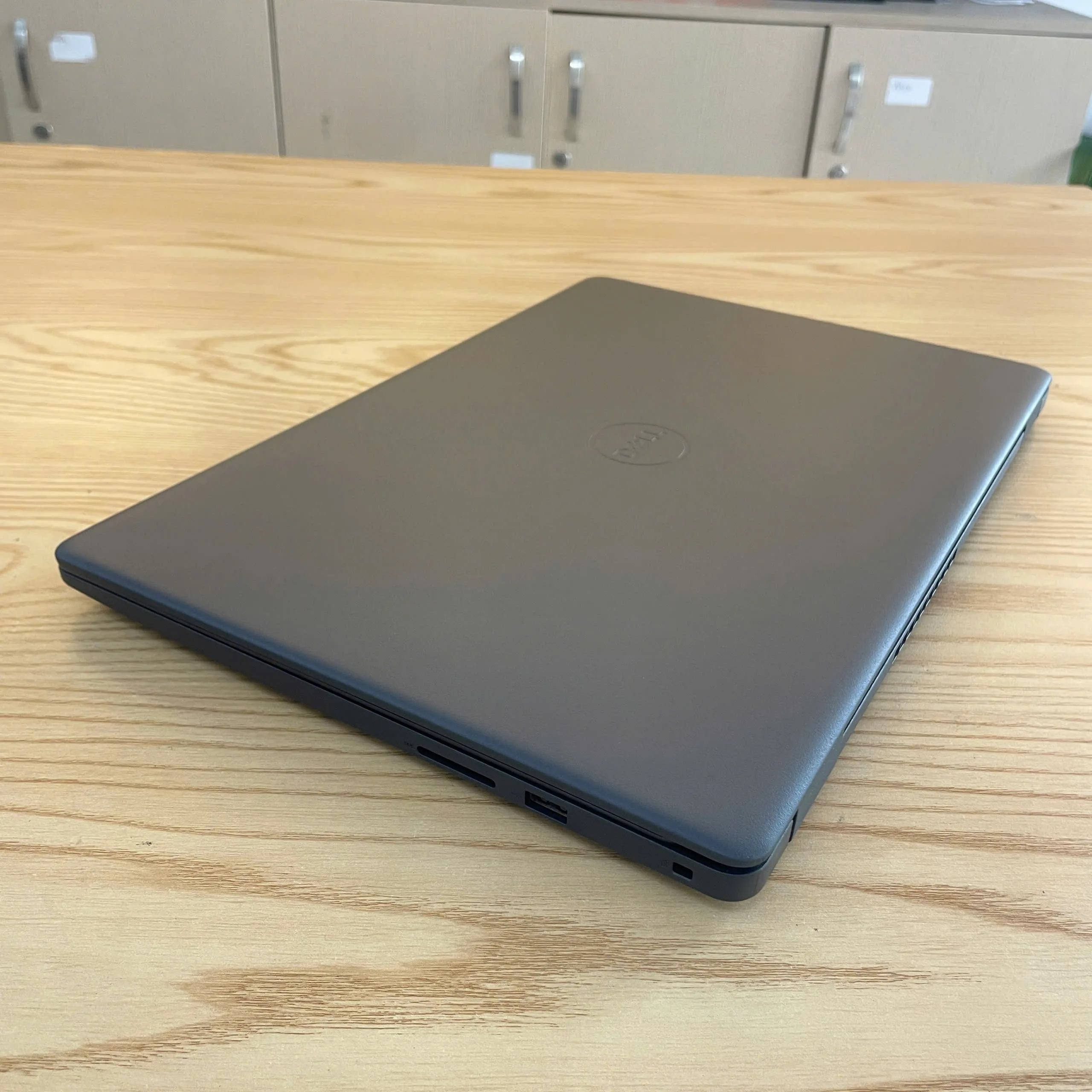 Dell Inspiron 3505 Ryzen 3 3250/Ram 8GB/SSD 256GB/màn hình 15.6"