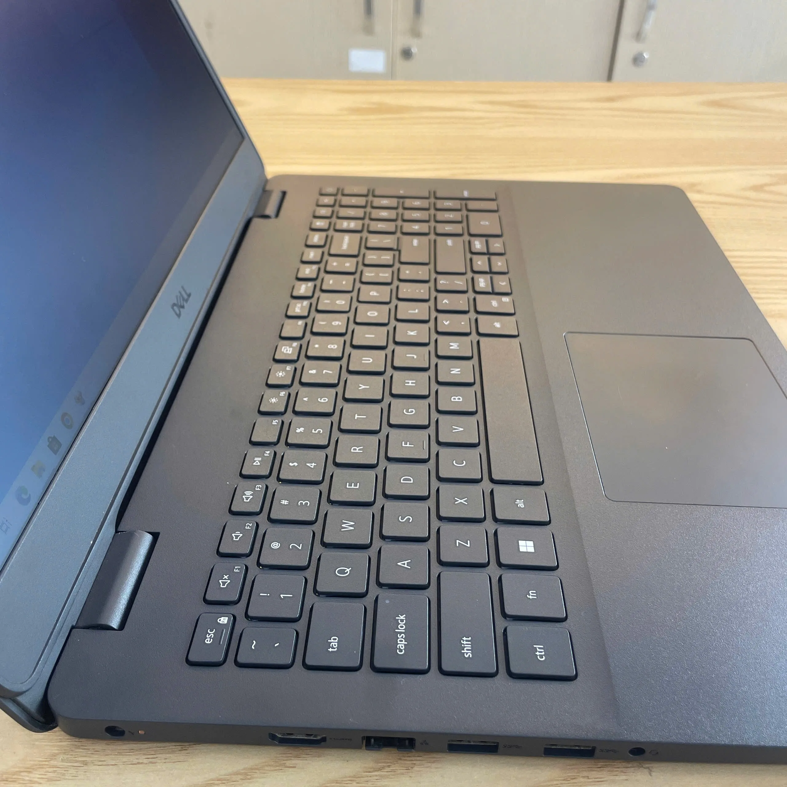 Dell Inspiron 3505 Ryzen 3 3250/Ram 8GB/SSD 256GB/màn hình 15.6"