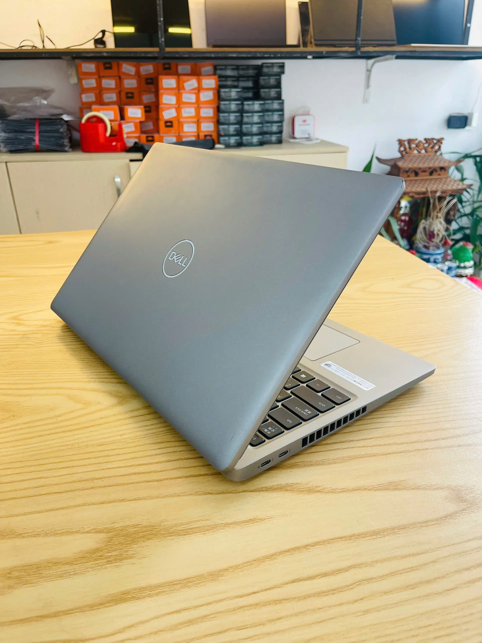 Dell Precision 3560 Core i7-1185G7/ Ram 16GB/ SSD 256GB/ VGA Quadro T500 Mobile/ Màn hình 15.6" FHD
