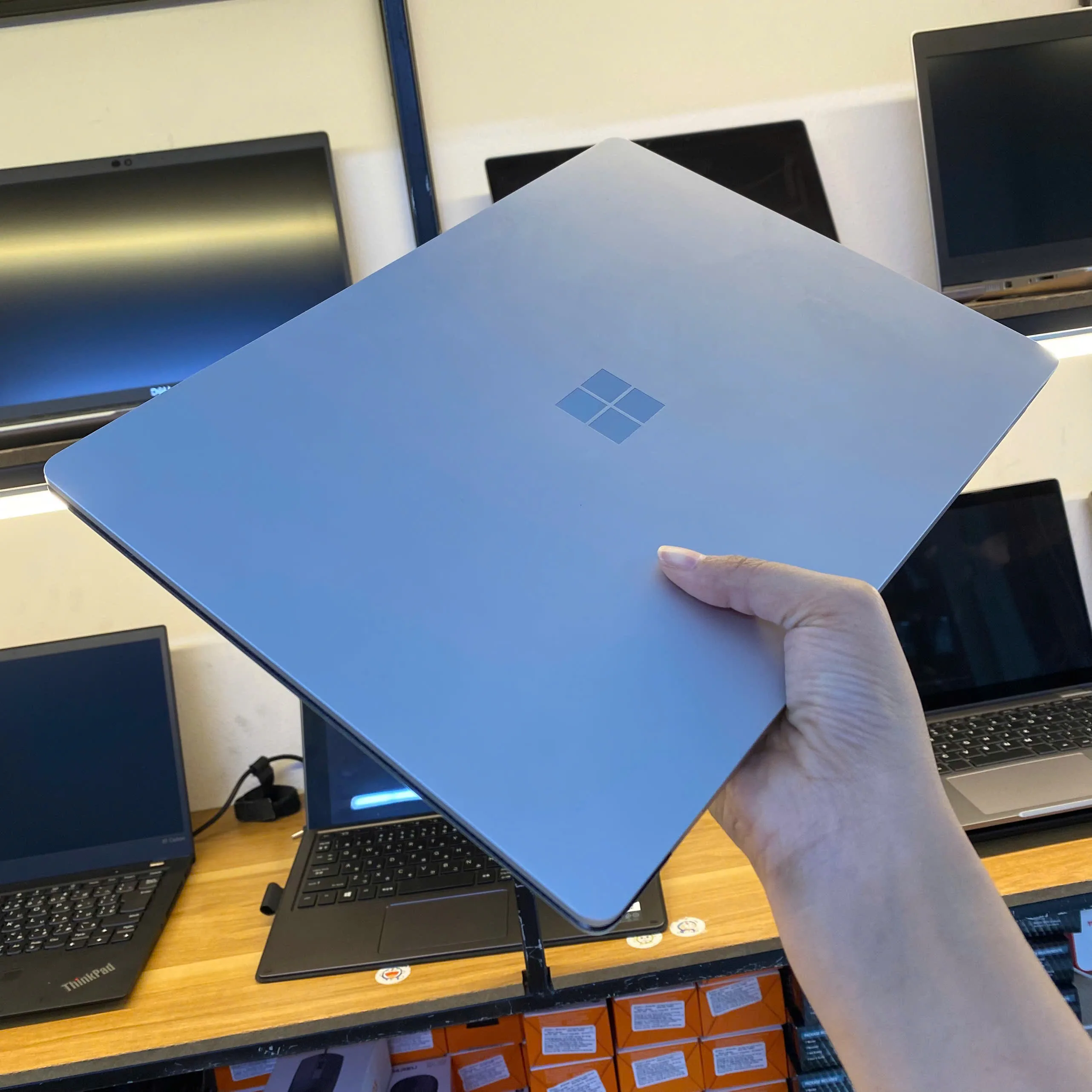 Surface Laptop 4 Ryzen 5/Ram 8GB/SSD 128/Màn hình 13.5" cảm ứng