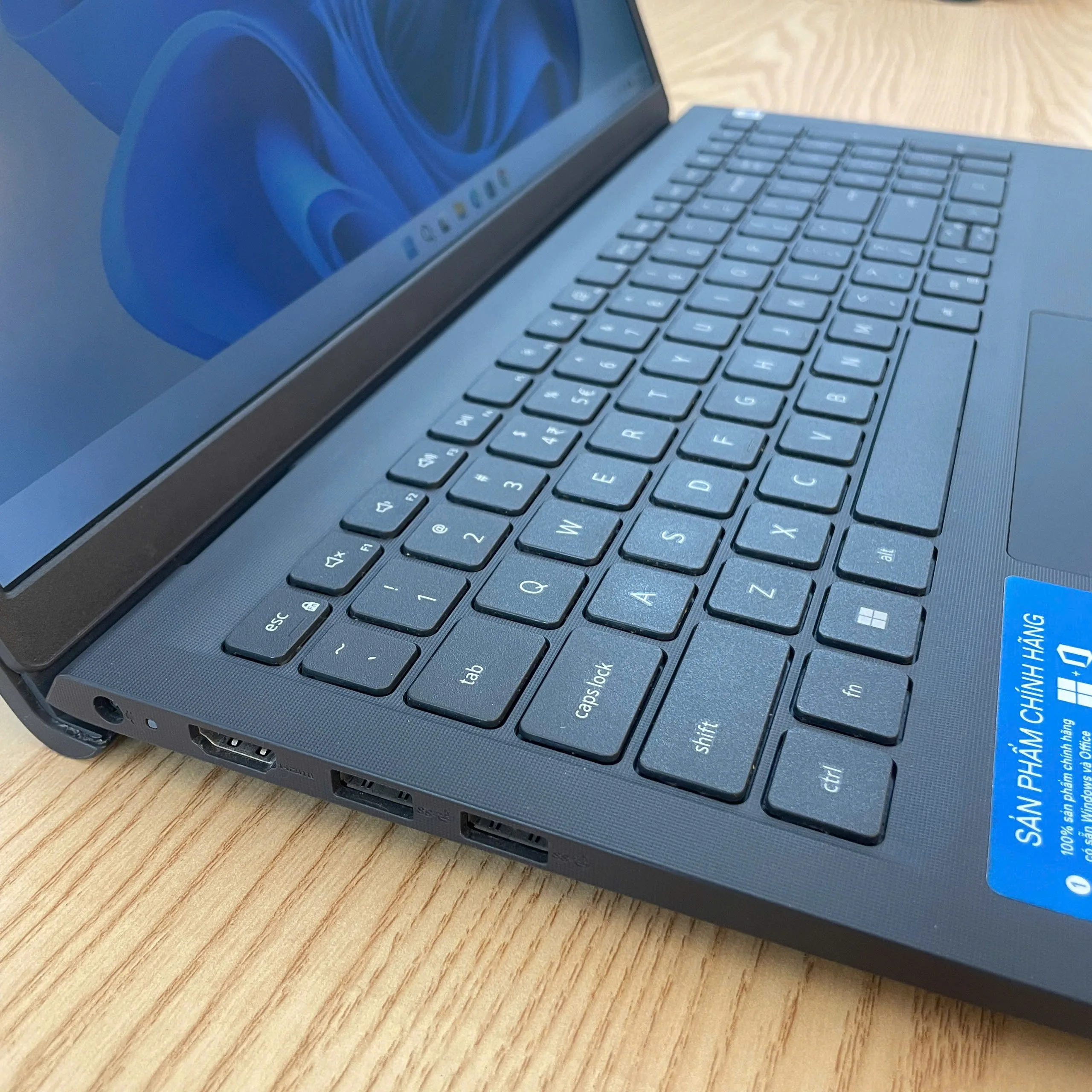 Dell Vostro 3510 core i5-1135G7/Ram 8GB/SSD 256/15.6inch