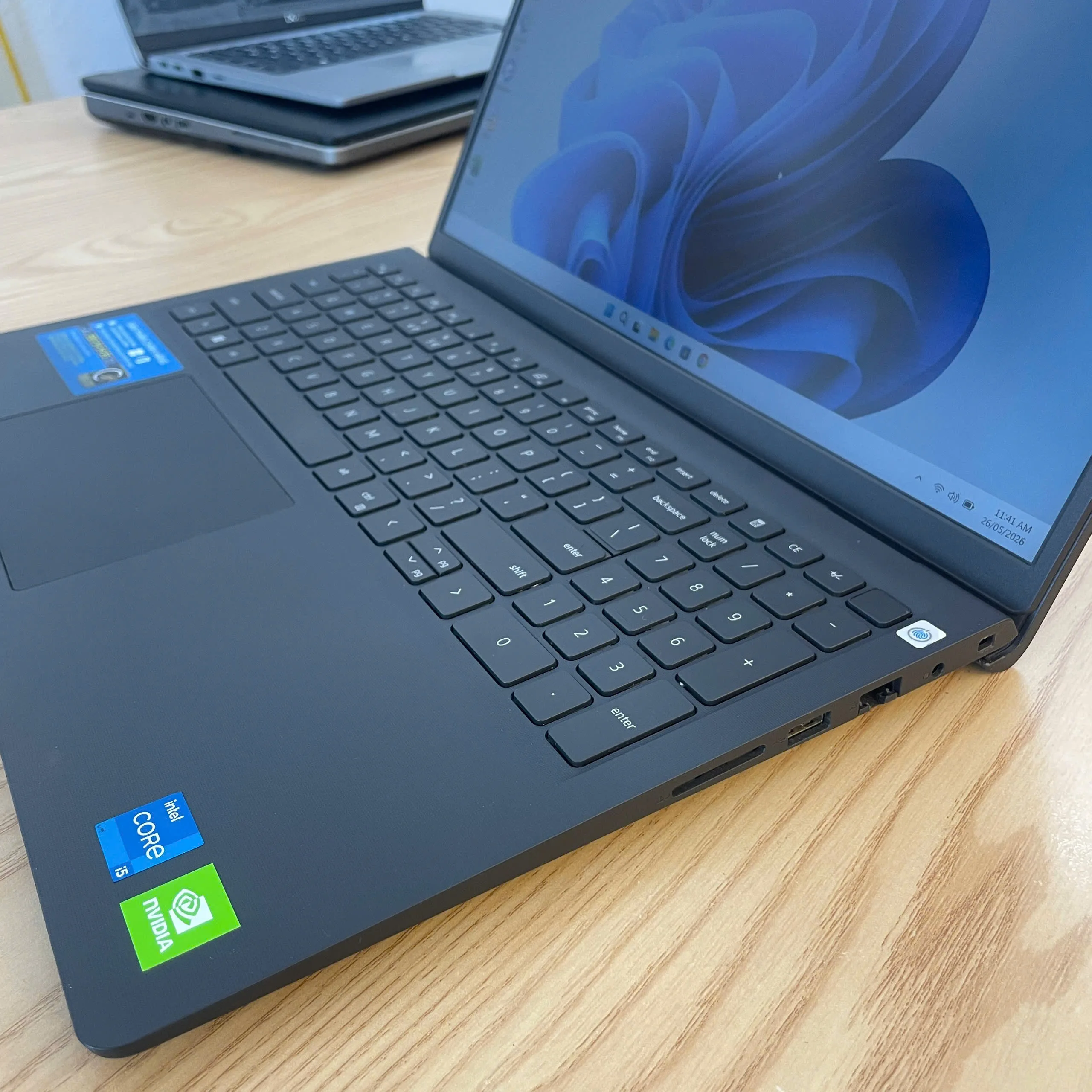 Dell Vostro 3510 core i5-1135G7/Ram 8GB/SSD 256/15.6inch