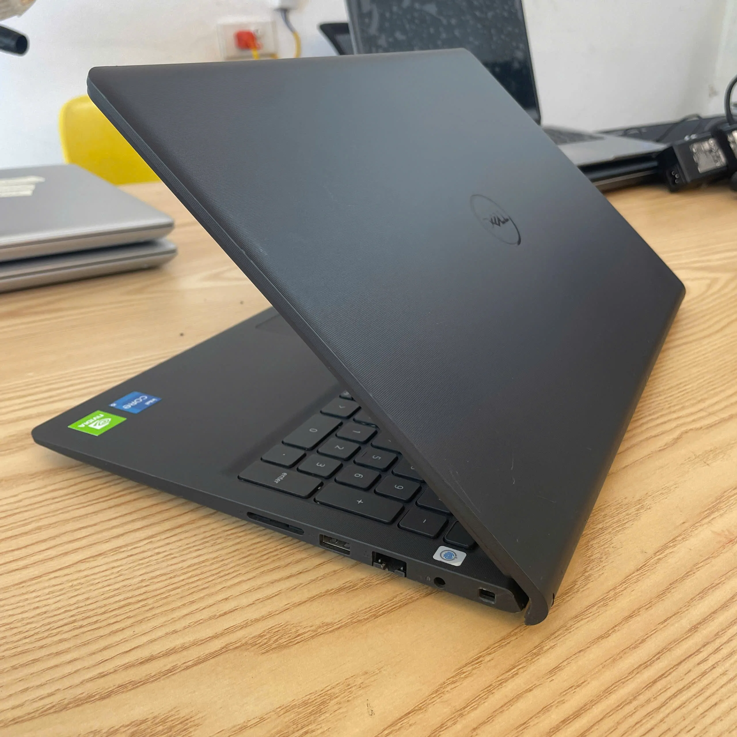 Dell Vostro 3510 core i5-1135G7/Ram 8GB/SSD 256/15.6inch