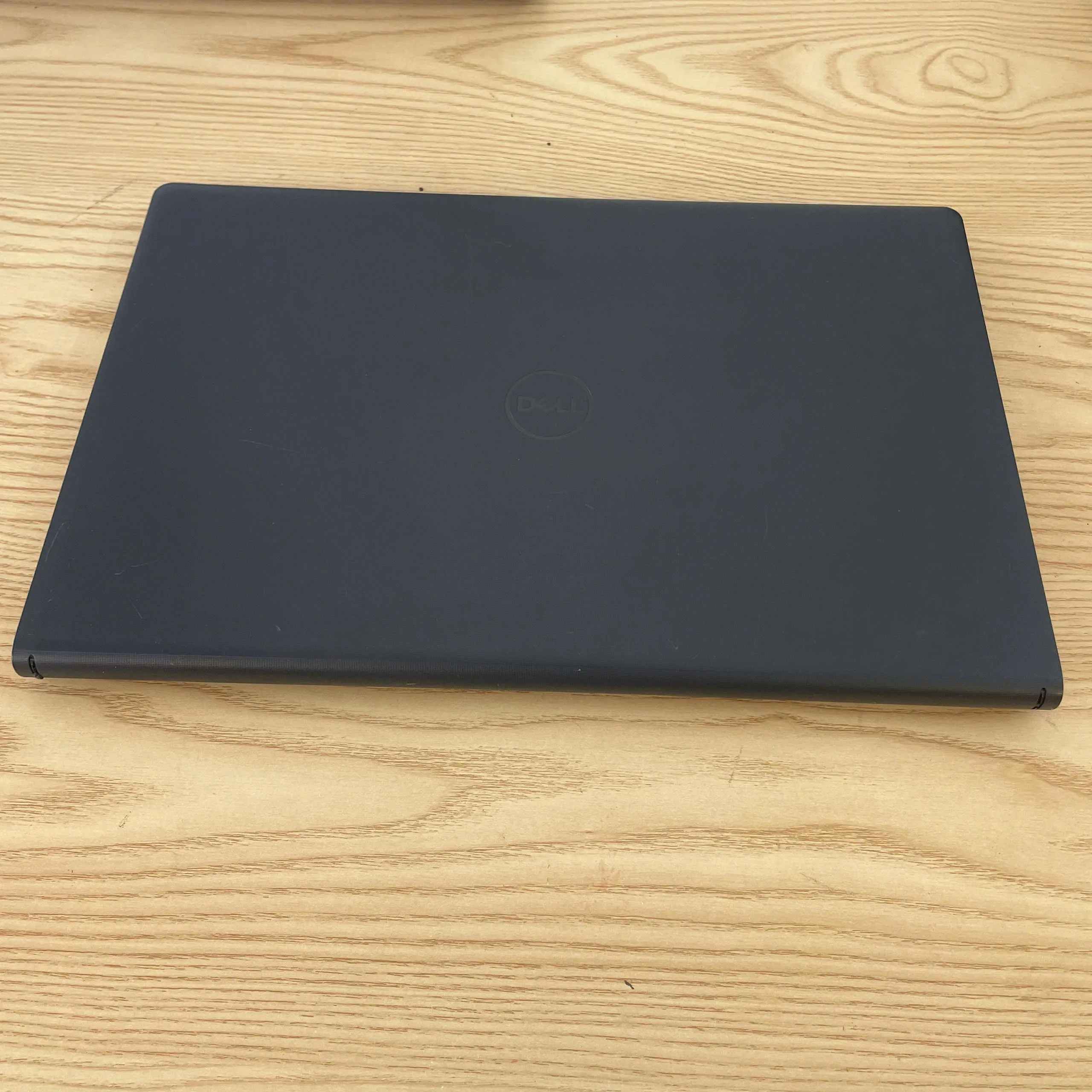 Dell Vostro 3510 core i5-1135G7/Ram 8GB/SSD 256/15.6inch