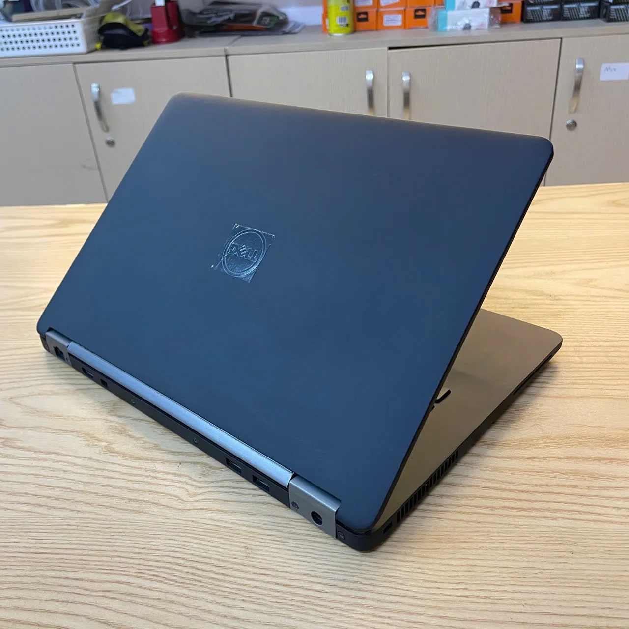 Dell Latitude 7470 core i5-6300/Ram 8GB/SSD 256GB/màn hình 14inch