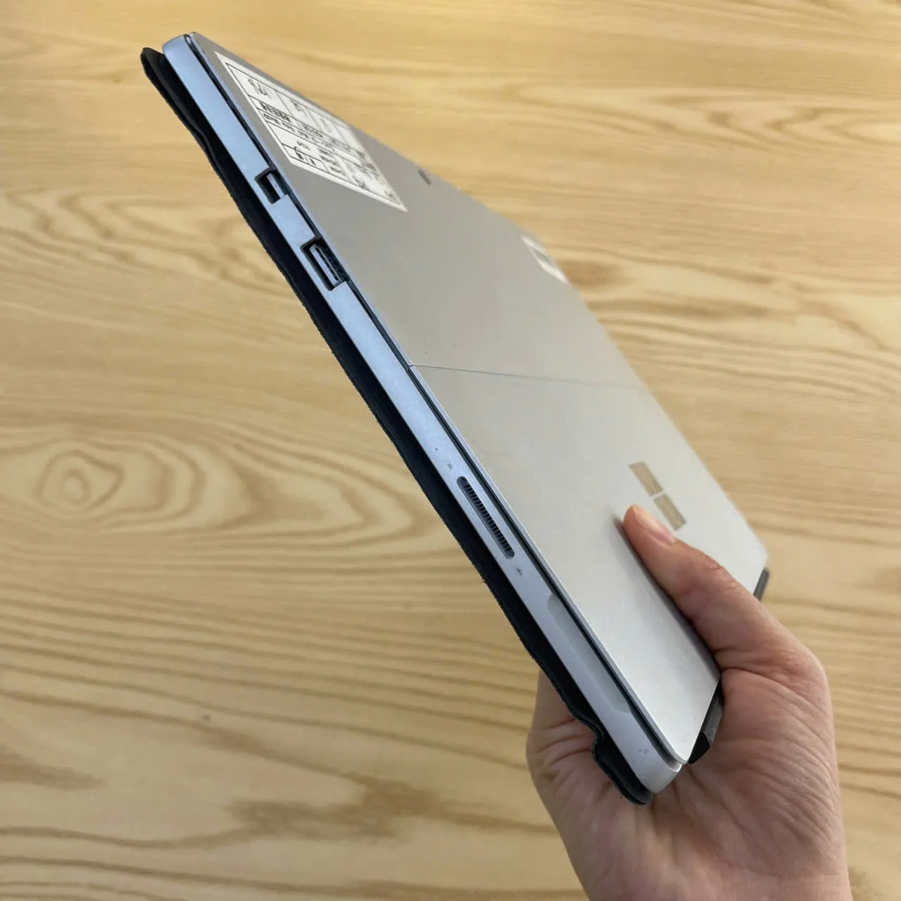 Surface Pro 6 i5-8350u/Ram 8GB/SSD 128GB/màn hình 12.5" cảm ứng
