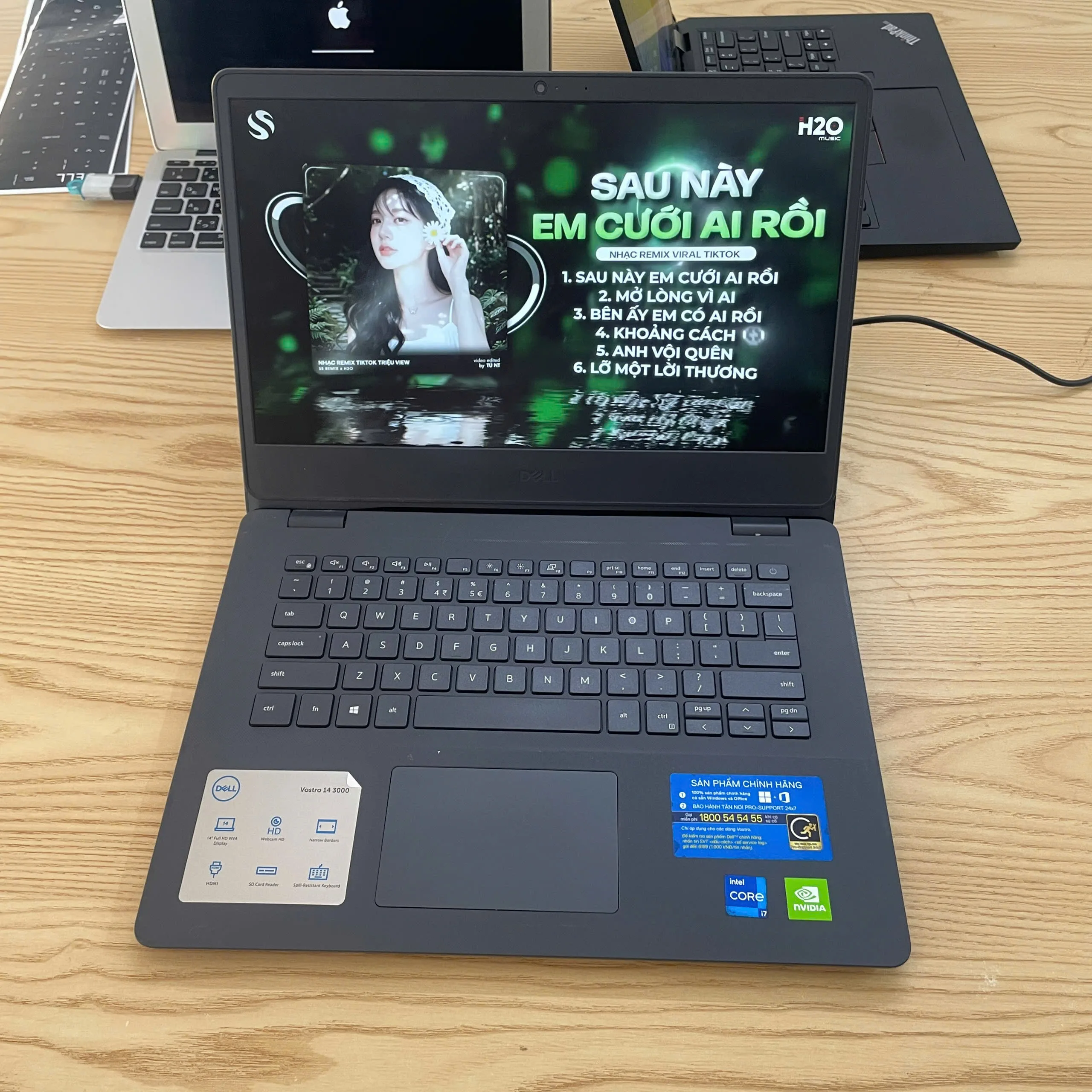 Dell Vostro 3400 core i7-1165G7 ram 8gb ssd 256/Màn hình 14"