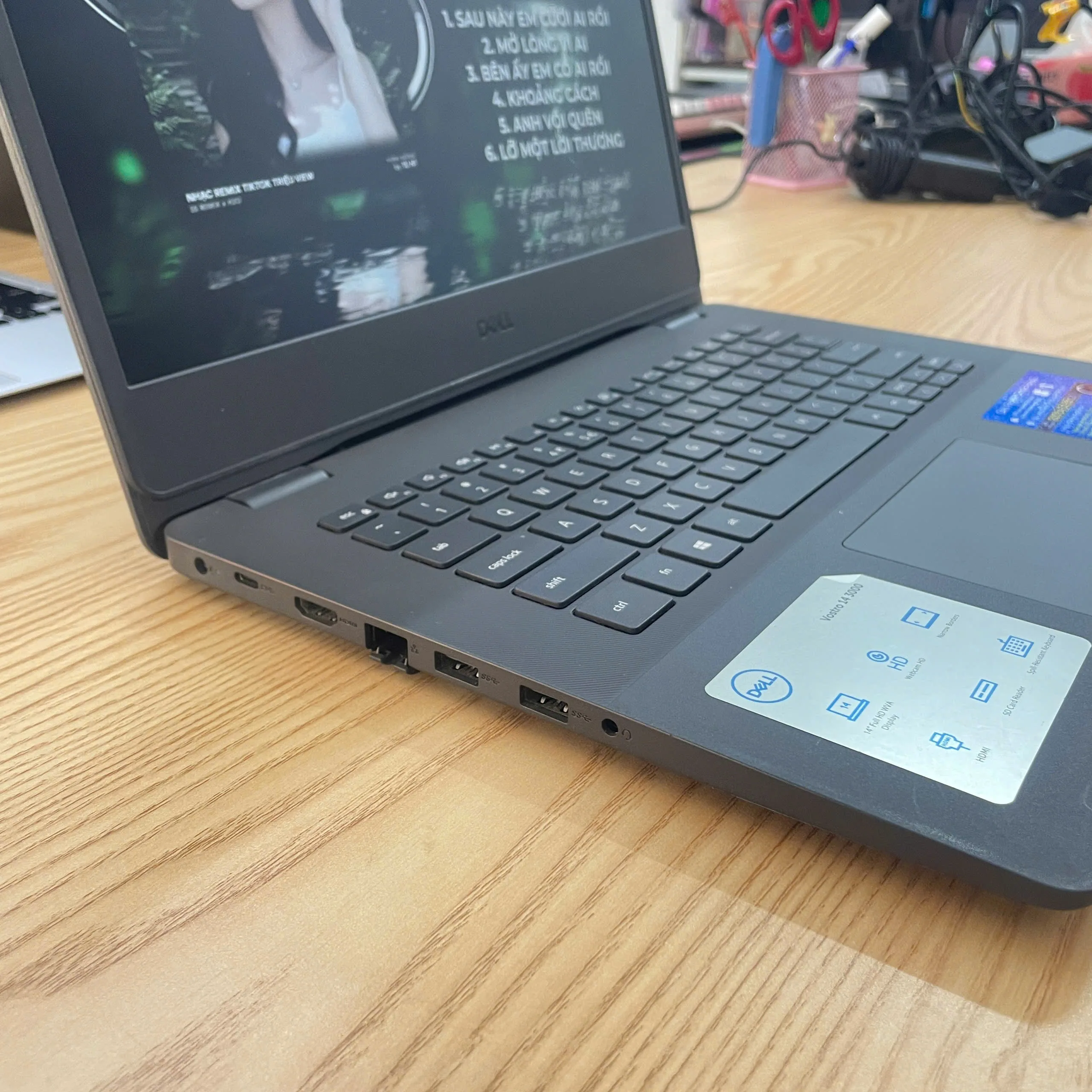 Dell Vostro 3400 core i7-1165G7 ram 8gb ssd 256/Màn hình 14"