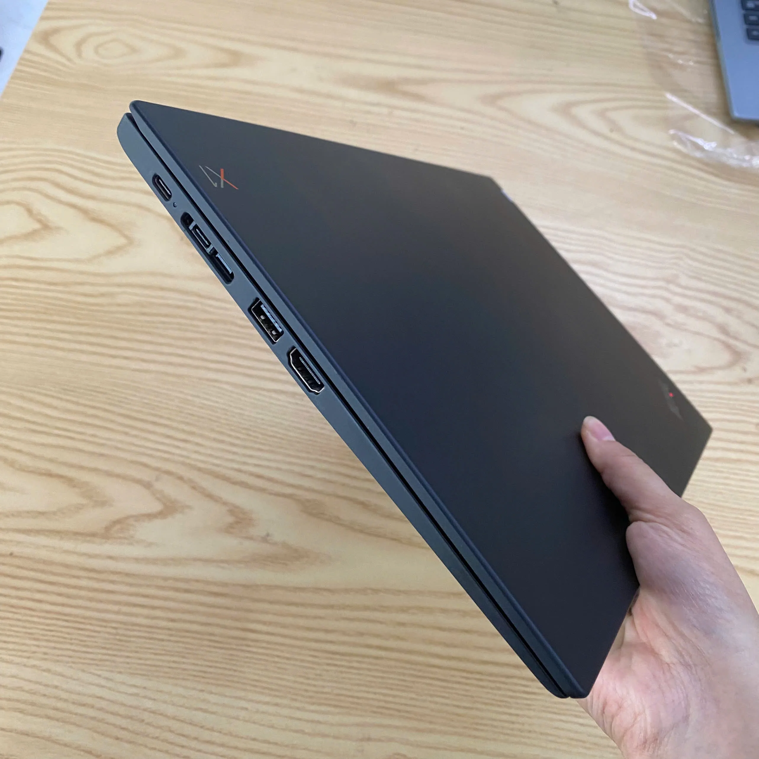 Lenovo Thinkpad X1 Carbon gen 6 Core I5-8350U/ Ram 8GB/ SSD 256GB/  Màn hình 14.0"FHD cảm ứng