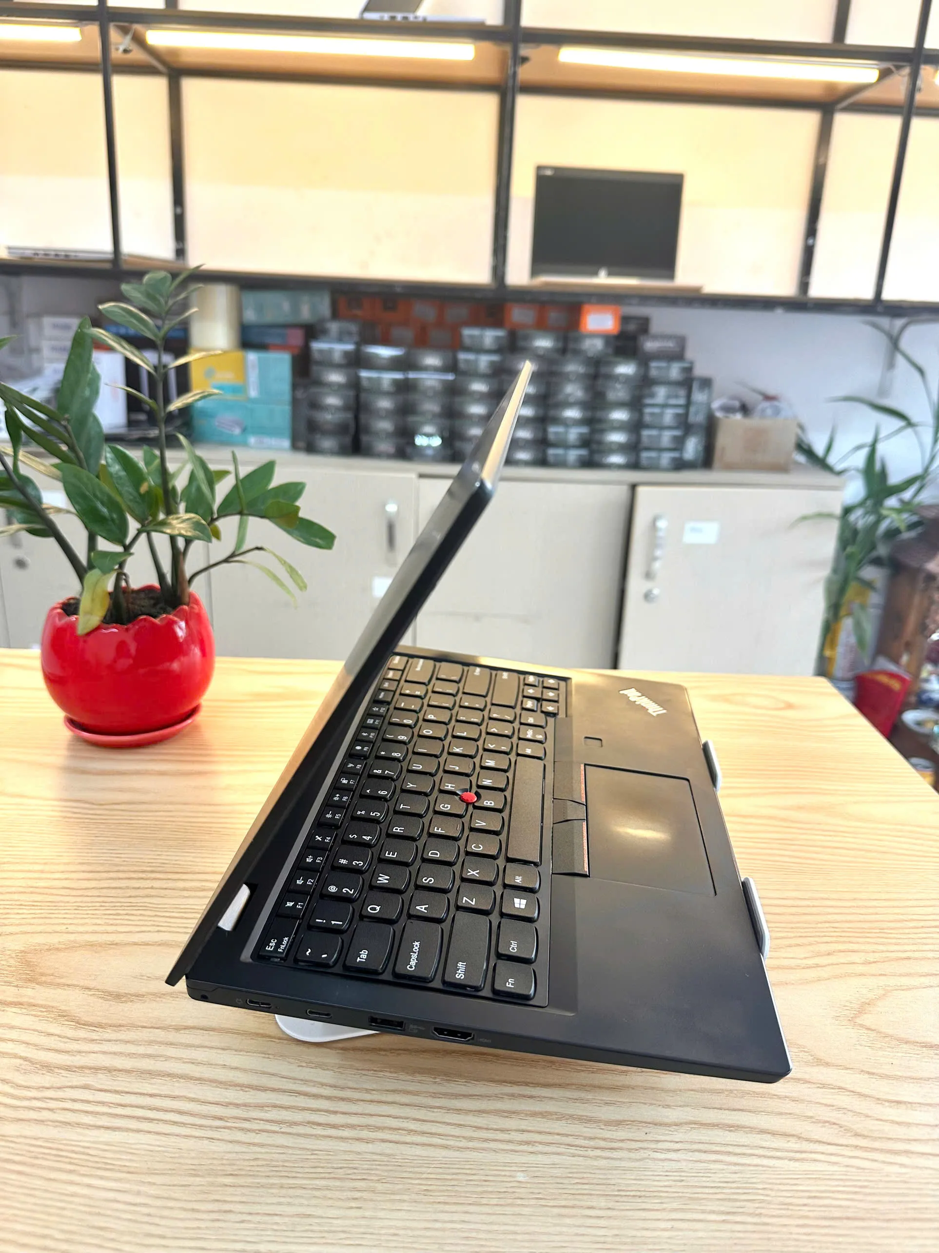 Lenovo Thinkpad L390 Core I5-8265U/Ram 4GB/SSD 128GB/15.6" HD