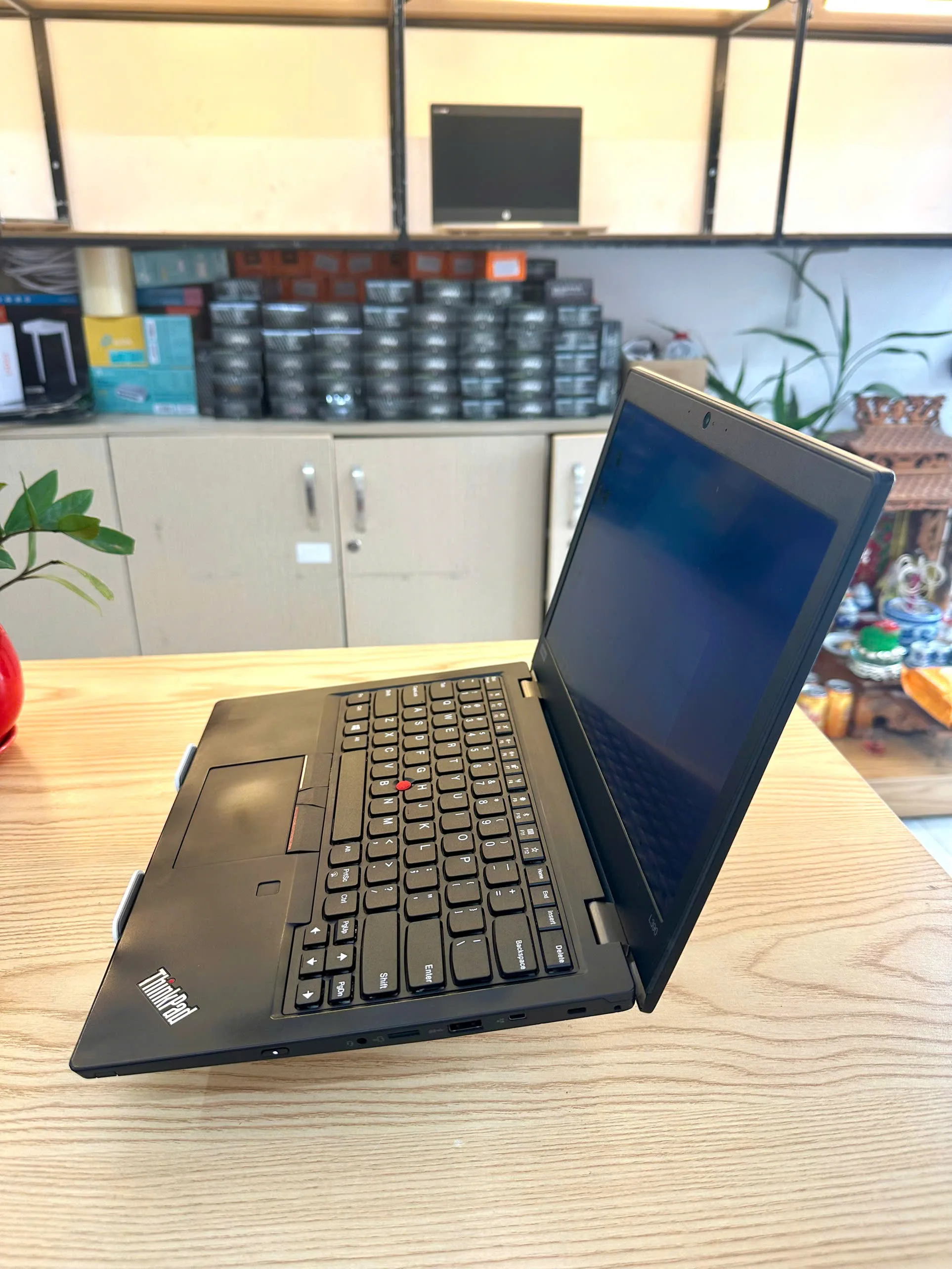 Lenovo Thinkpad L390 Core I5-8265U/Ram 4GB/SSD 128GB/15.6" HD