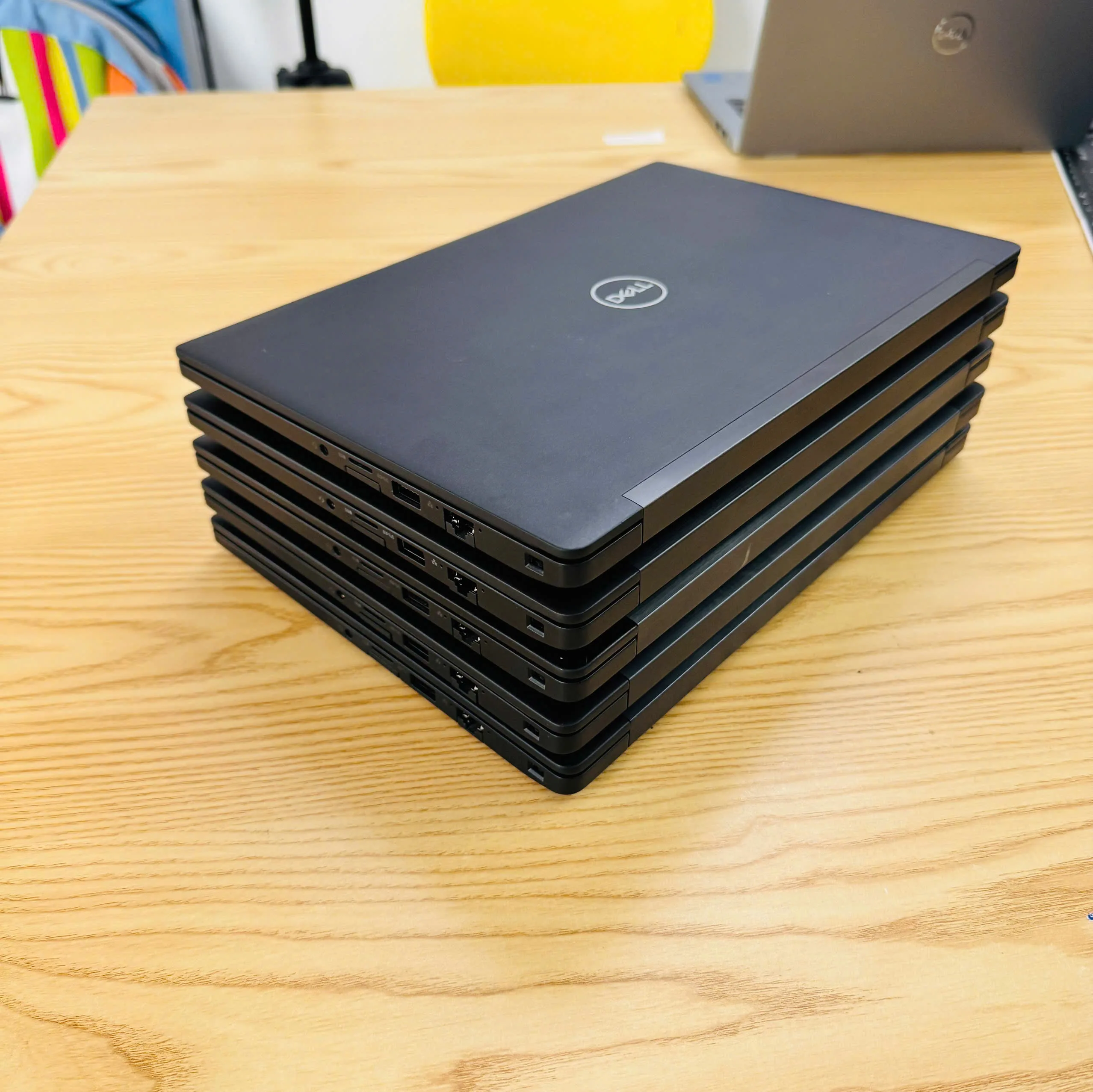 Dell Latitude 7290 core i5-7200u ram 4gb ssd 128gb/Màn hình 12.5"