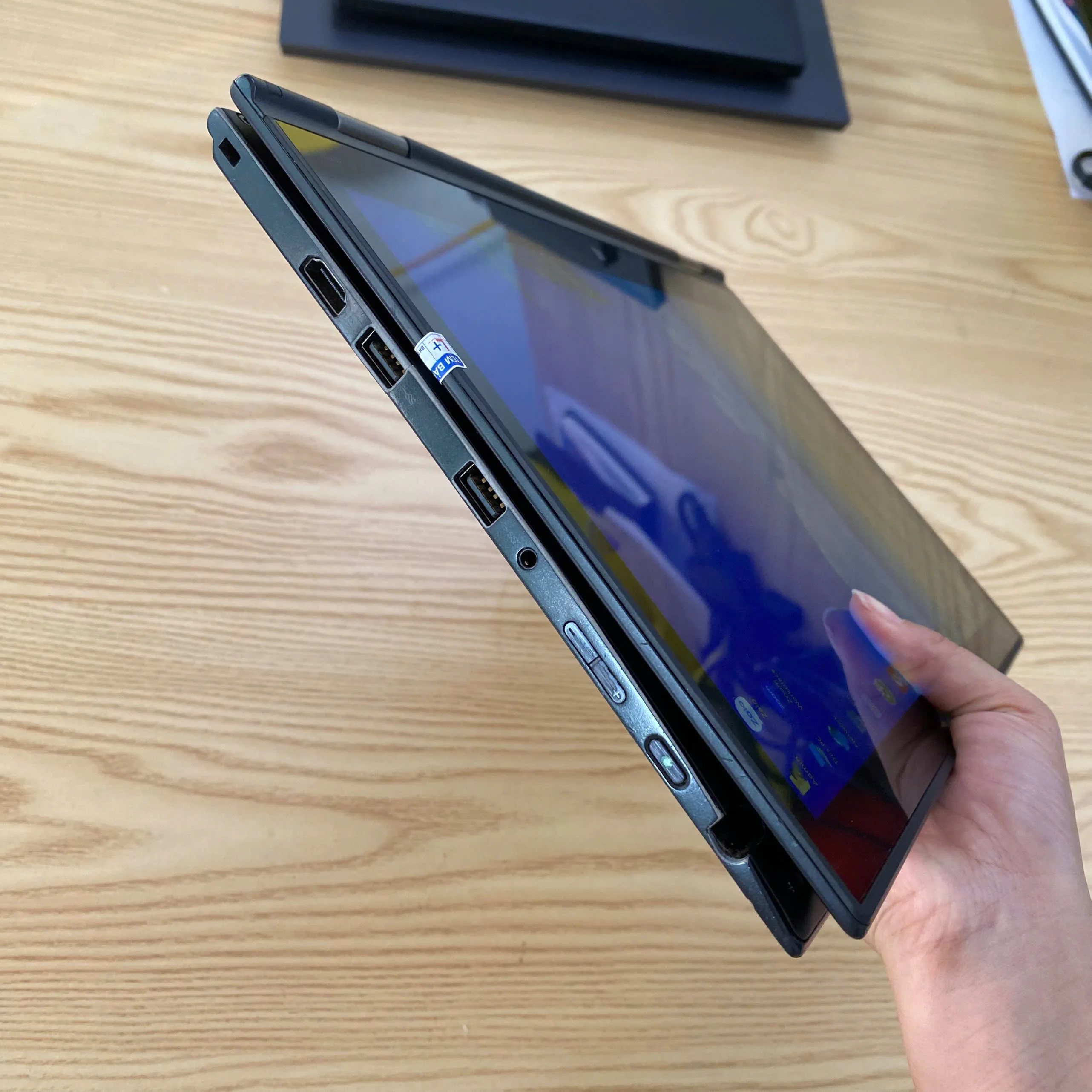 Thinkpad X1 Yoga Gen 1 I5-6200U/Ram 8GB/SSD 128GB/màn 14"FHD CẢM ỨNG xoay gập 360