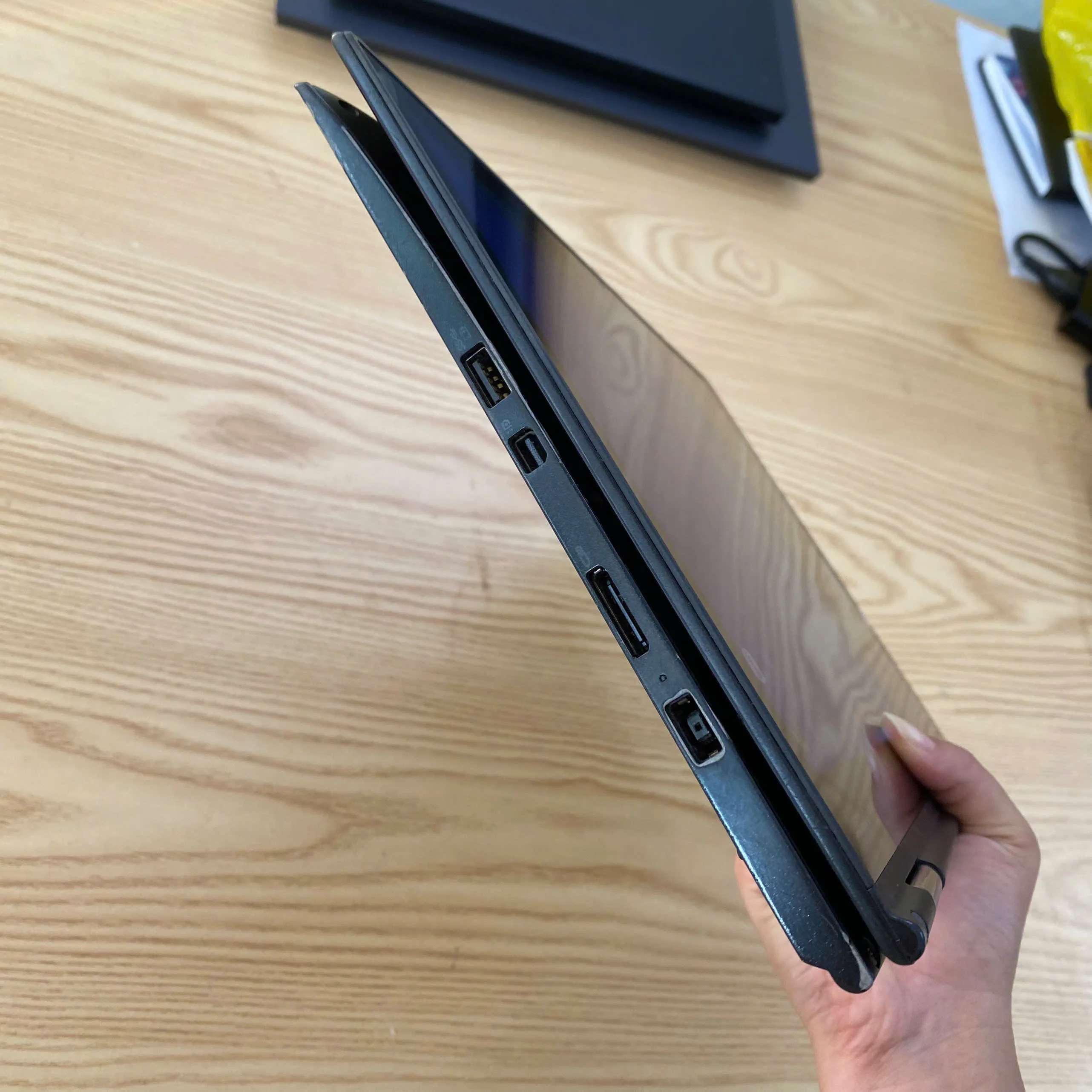 Thinkpad X1 Yoga Gen 1 I5-6200U/Ram 8GB/SSD 128GB/màn 14"FHD CẢM ỨNG xoay gập 360