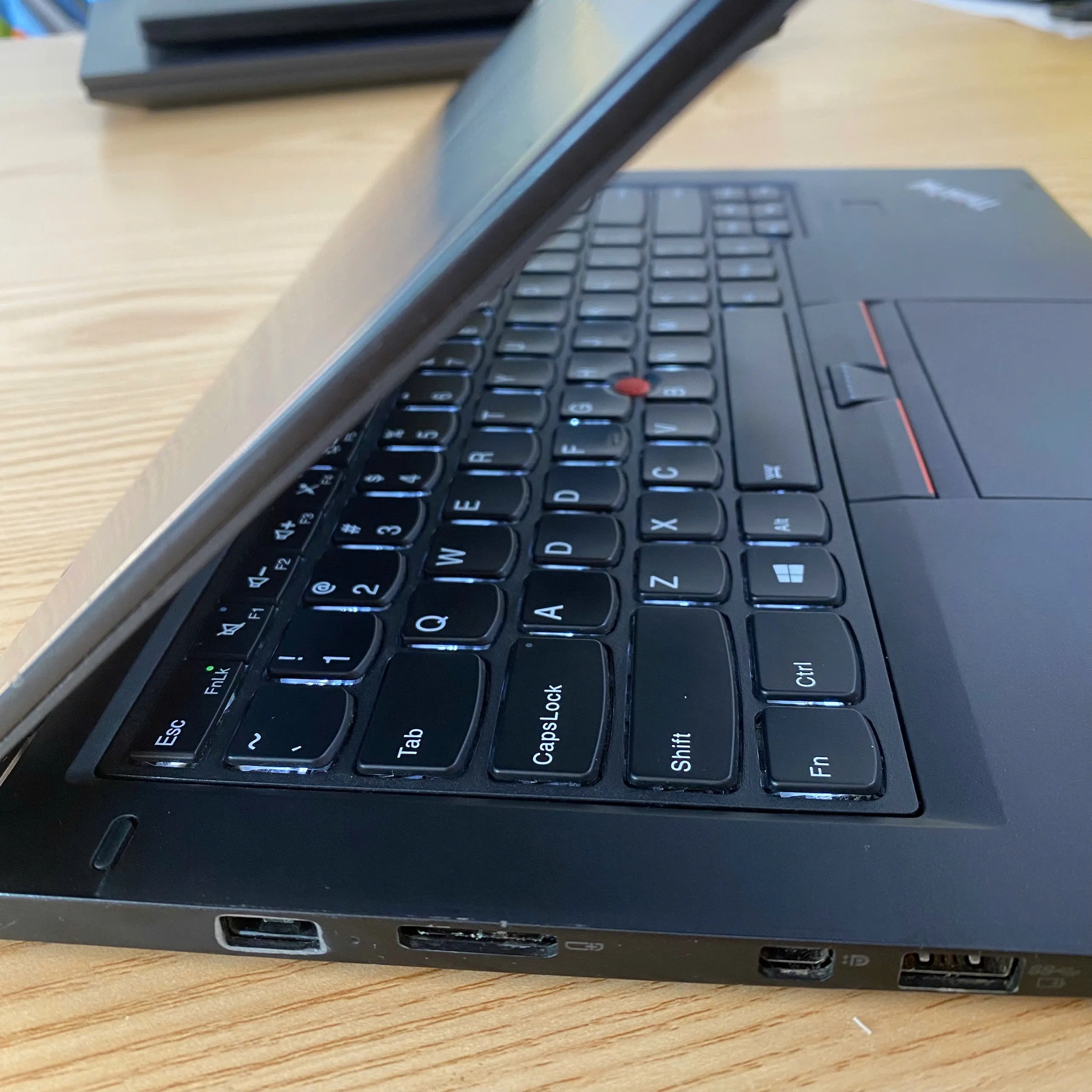 Thinkpad X1 Yoga Gen 1 I5-6200U/Ram 8GB/SSD 128GB/màn 14"FHD CẢM ỨNG xoay gập 360