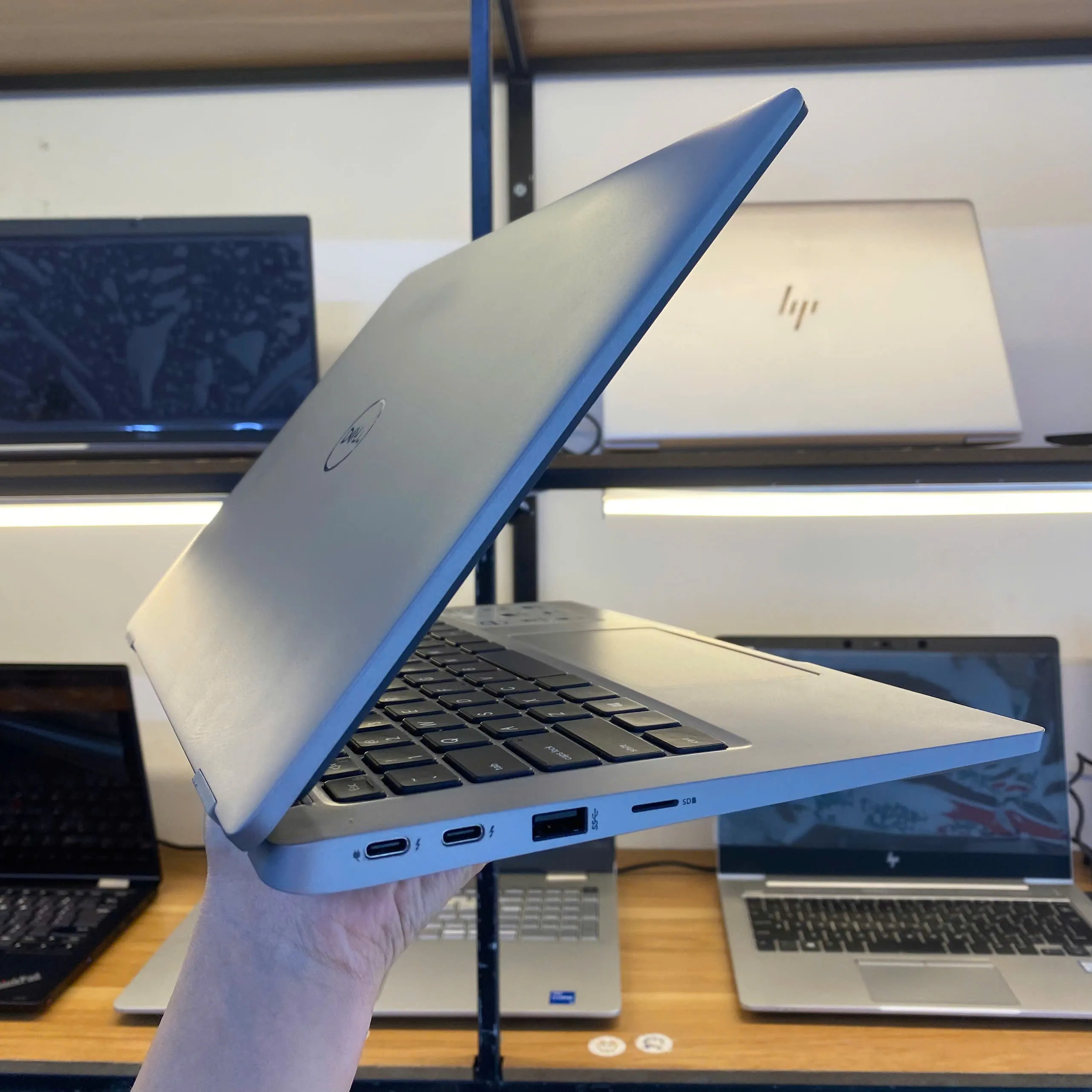 Dell Latitude 5320 Core i7-1185G7/Ram 32GB/SSD 256GB/Màn hình 13.3"