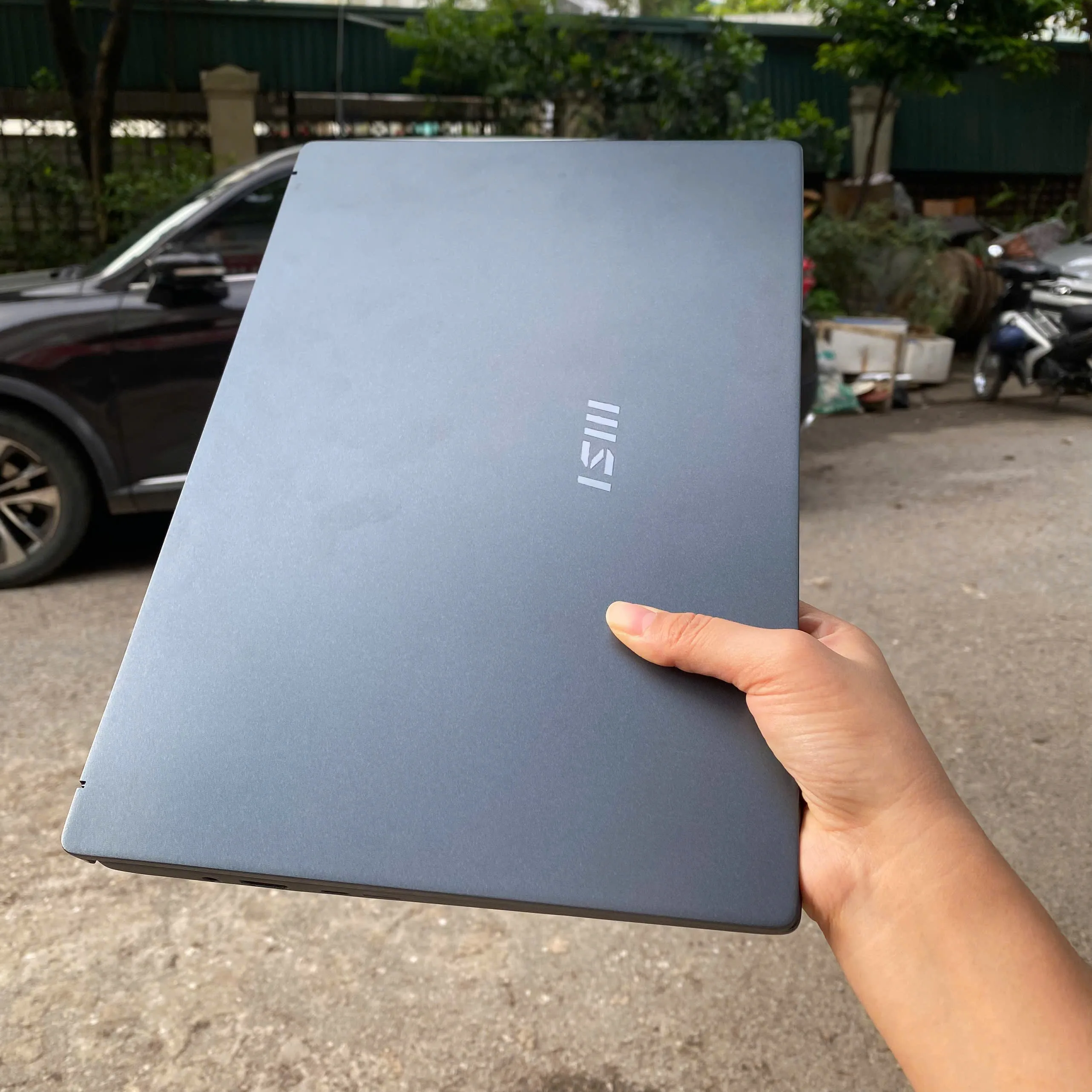 MSI Morden 14 B10MW core I3-10110U/Ram 8GB/SSD 128/14"FHD