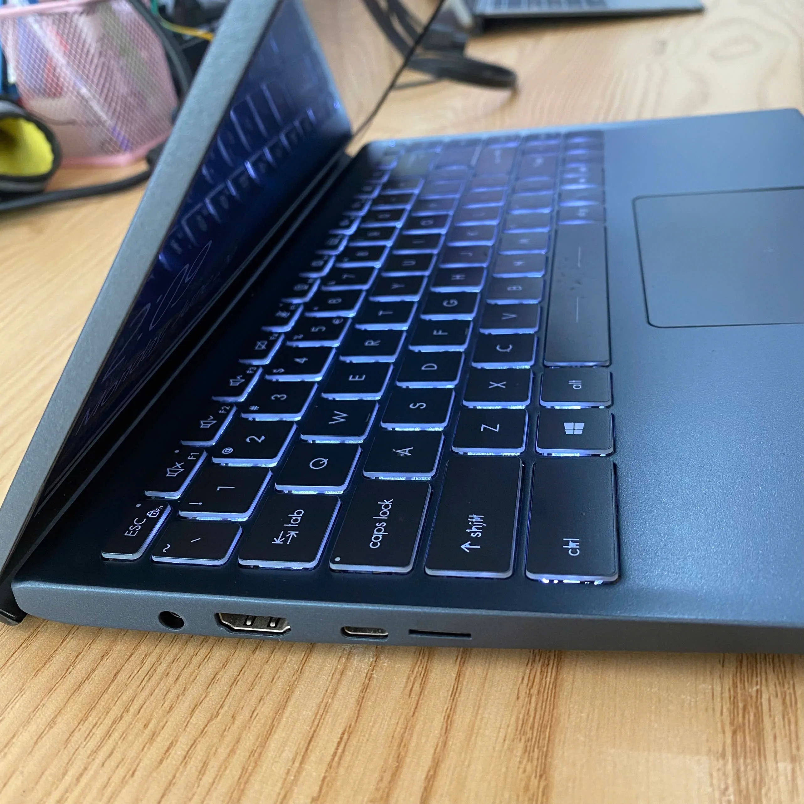 MSI Morden 14 B10MW core I3-10110U/Ram 8GB/SSD 128/14"FHD