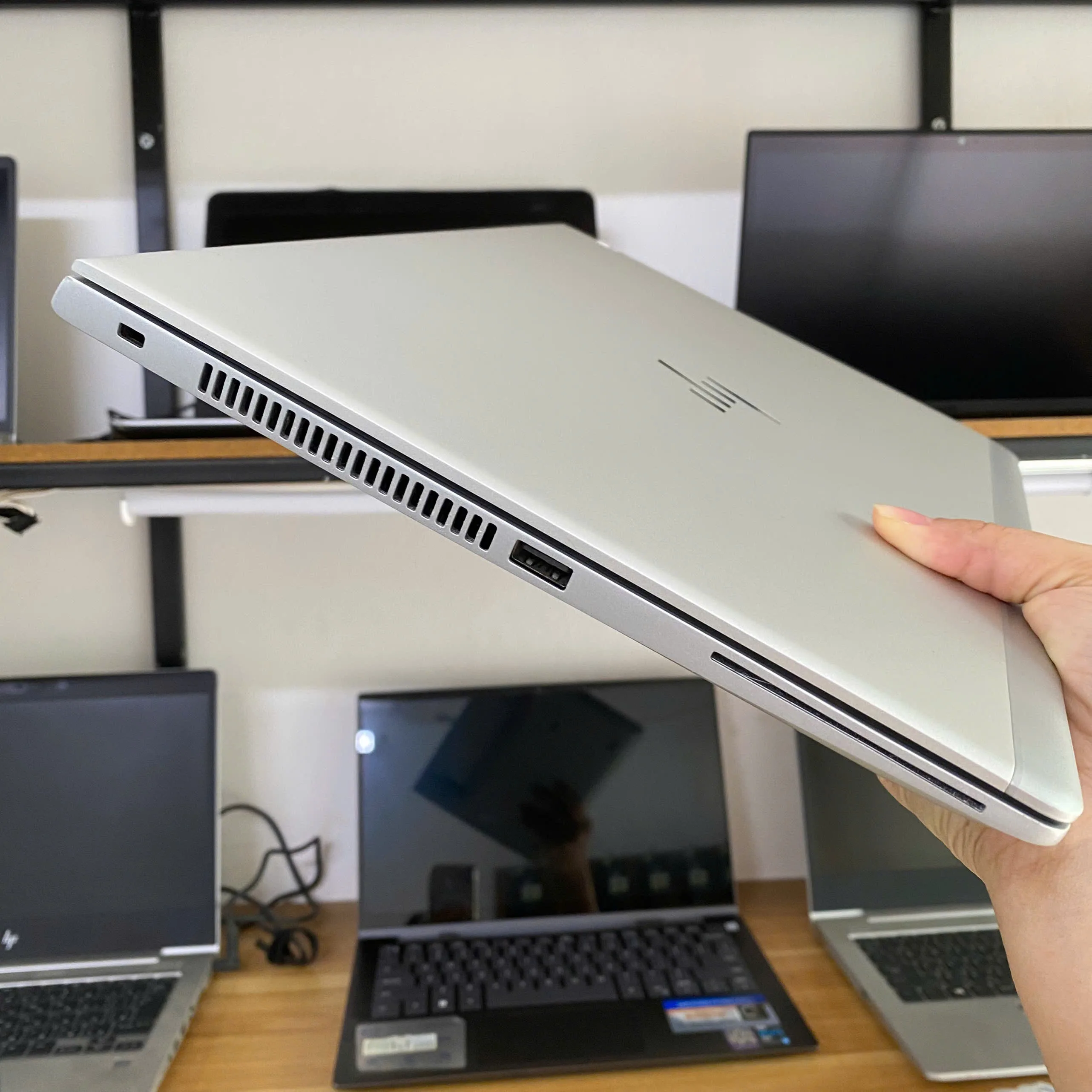 Hp Elitebook 830 G5 Core i5-8250U/ Ram 8GB/ SSD 256GB/ Màn hình 13.3"