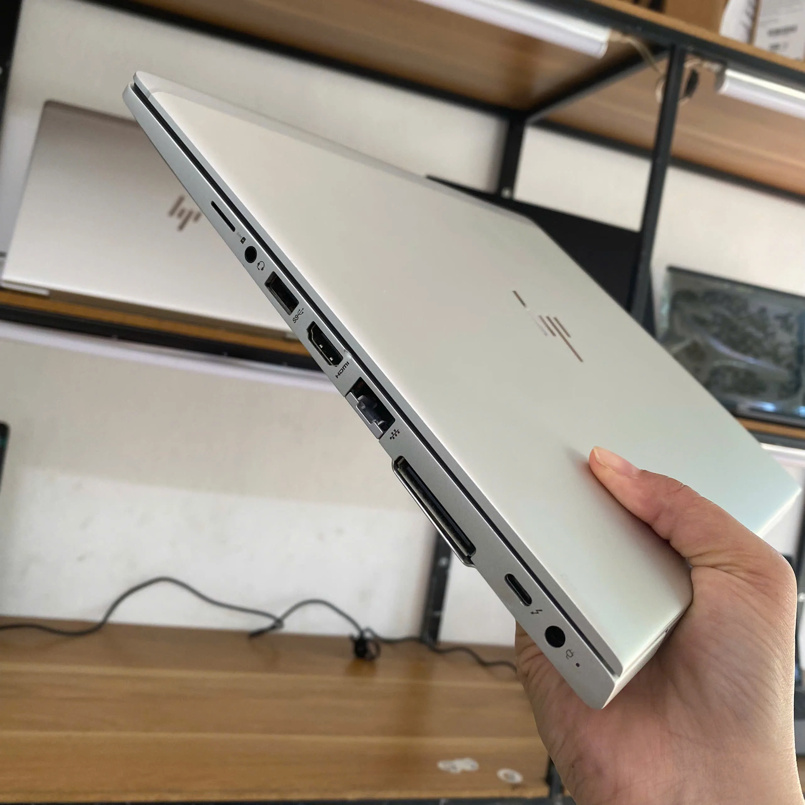 Hp Elitebook 830 G5 Core i7-8550u/ Ram 8GB/ SSD 256GB/ Màn hình 13.3"