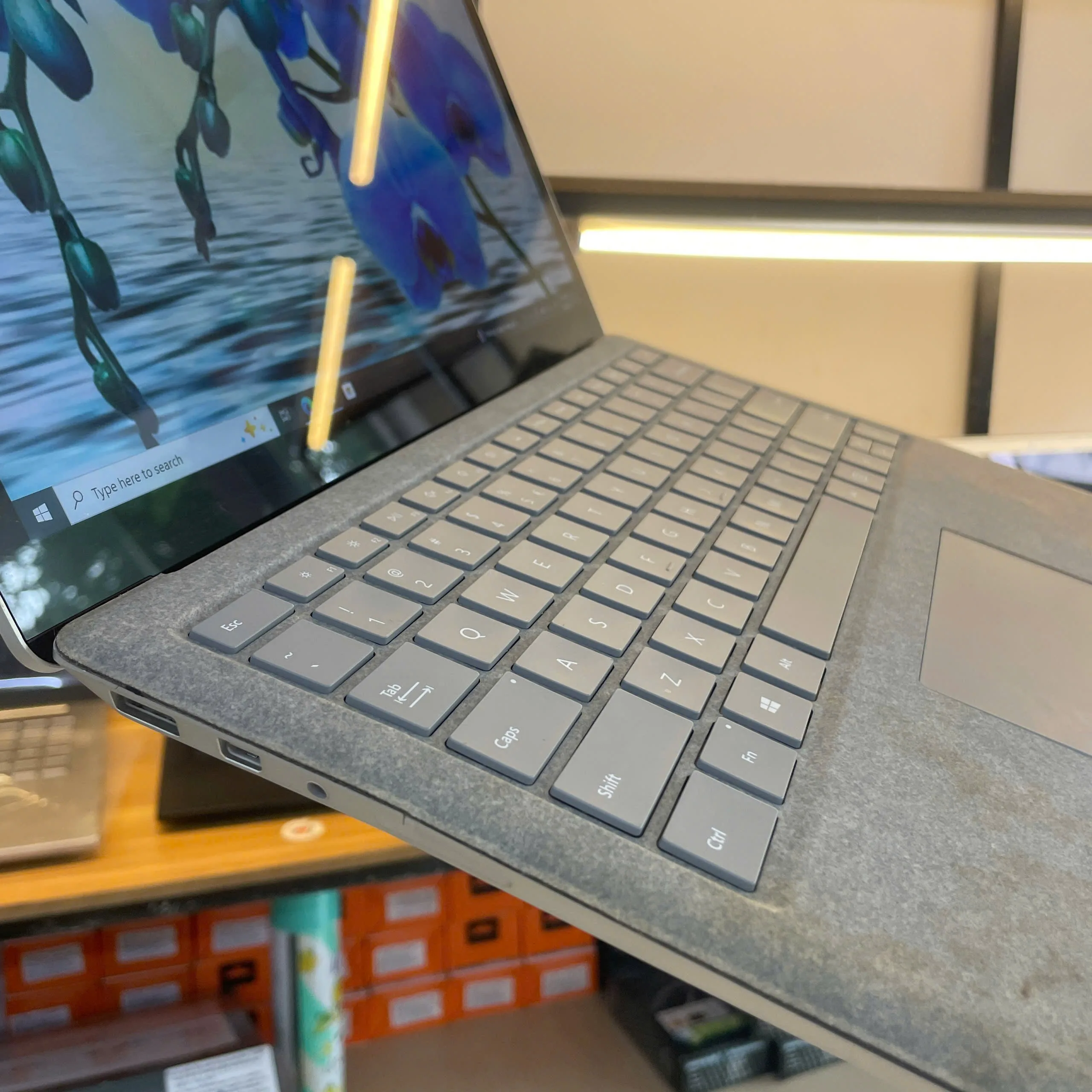 Surface Laptop i5-7300u/Ram 8GB/SSD 128GB/màn hình 13.5"2k cảm ứng
