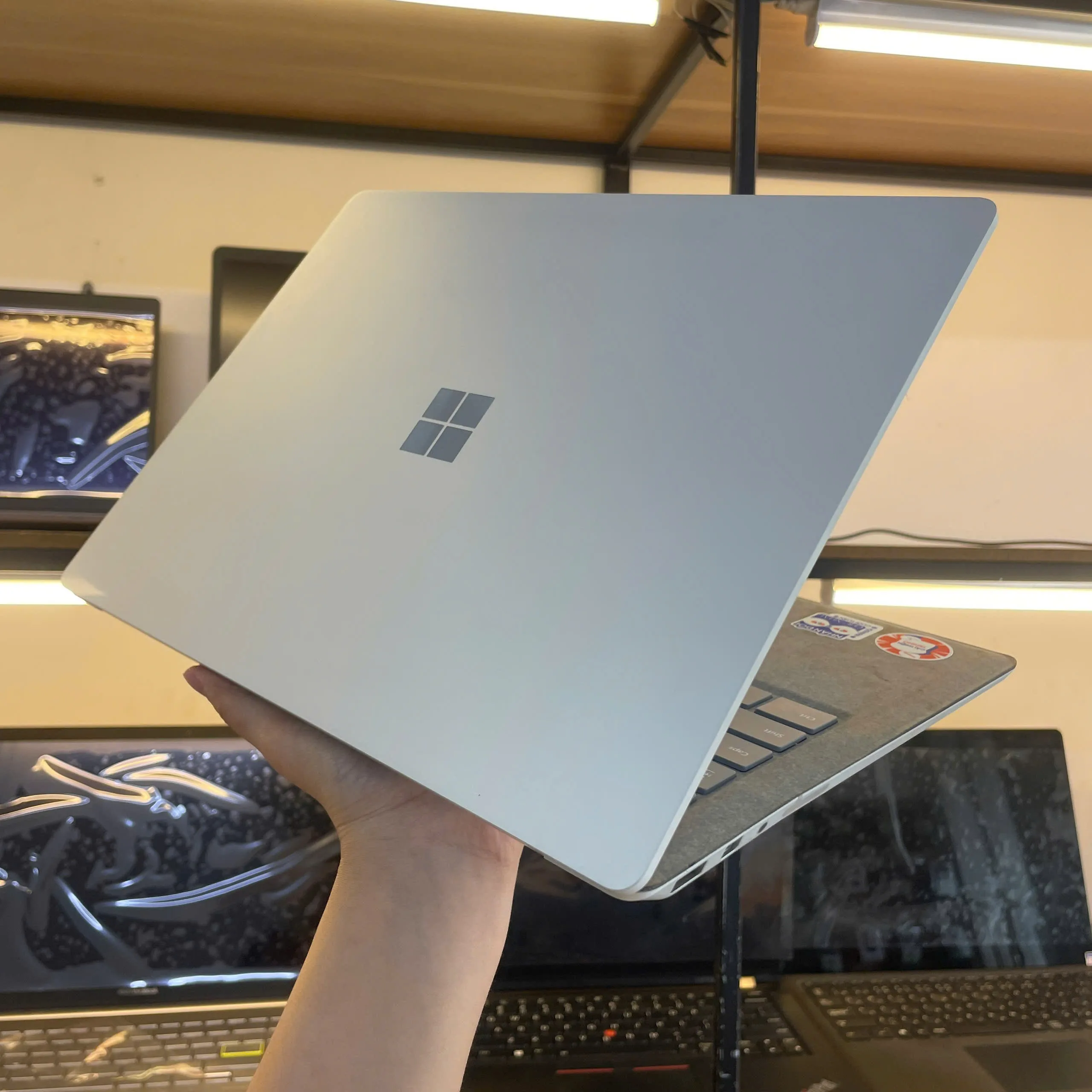 Surface Laptop i5-7300u/Ram 8GB/SSD 128GB/màn hình 13.5"2k cảm ứng