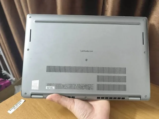 Sơn vỏ mặt D Laptop Dell Latitude 5320