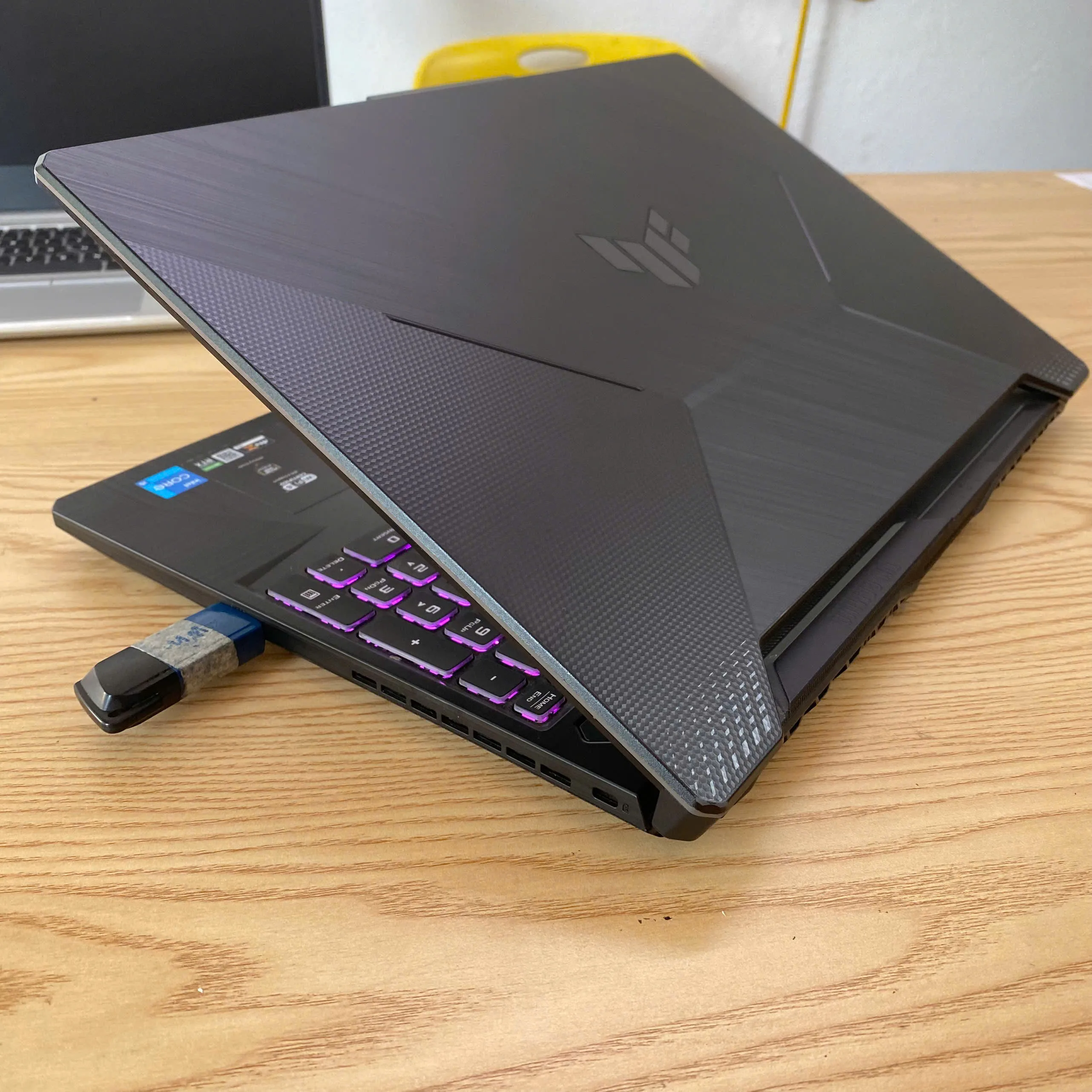 ASUS TUF F15 FX506HC Core i5-11400H/ Ram 8GB/ SSD 512GB/ RTX 3050/ 15.6 144HZ