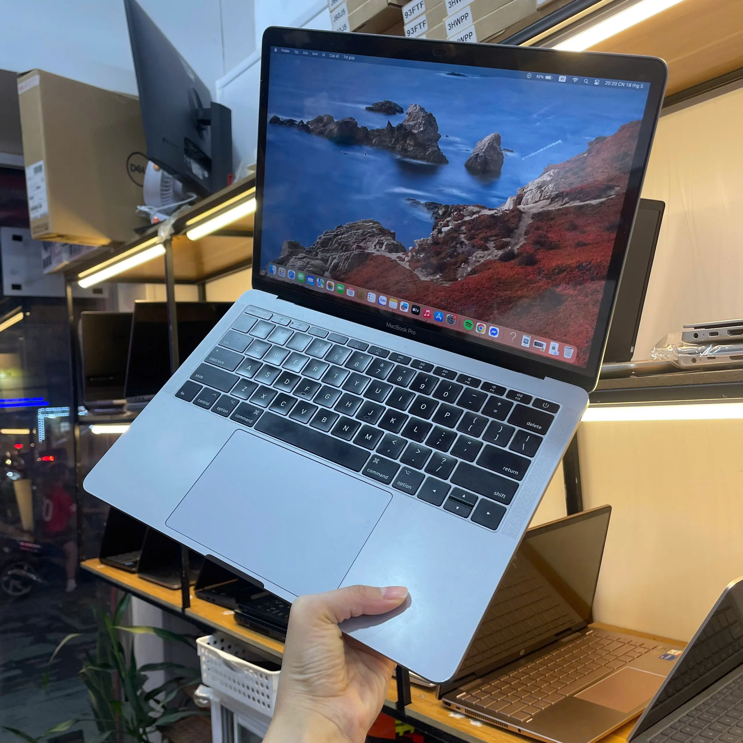Macbook Pro 2017 core i5/Ram 8GB/SSD 256GB/màn 13.3inch 3