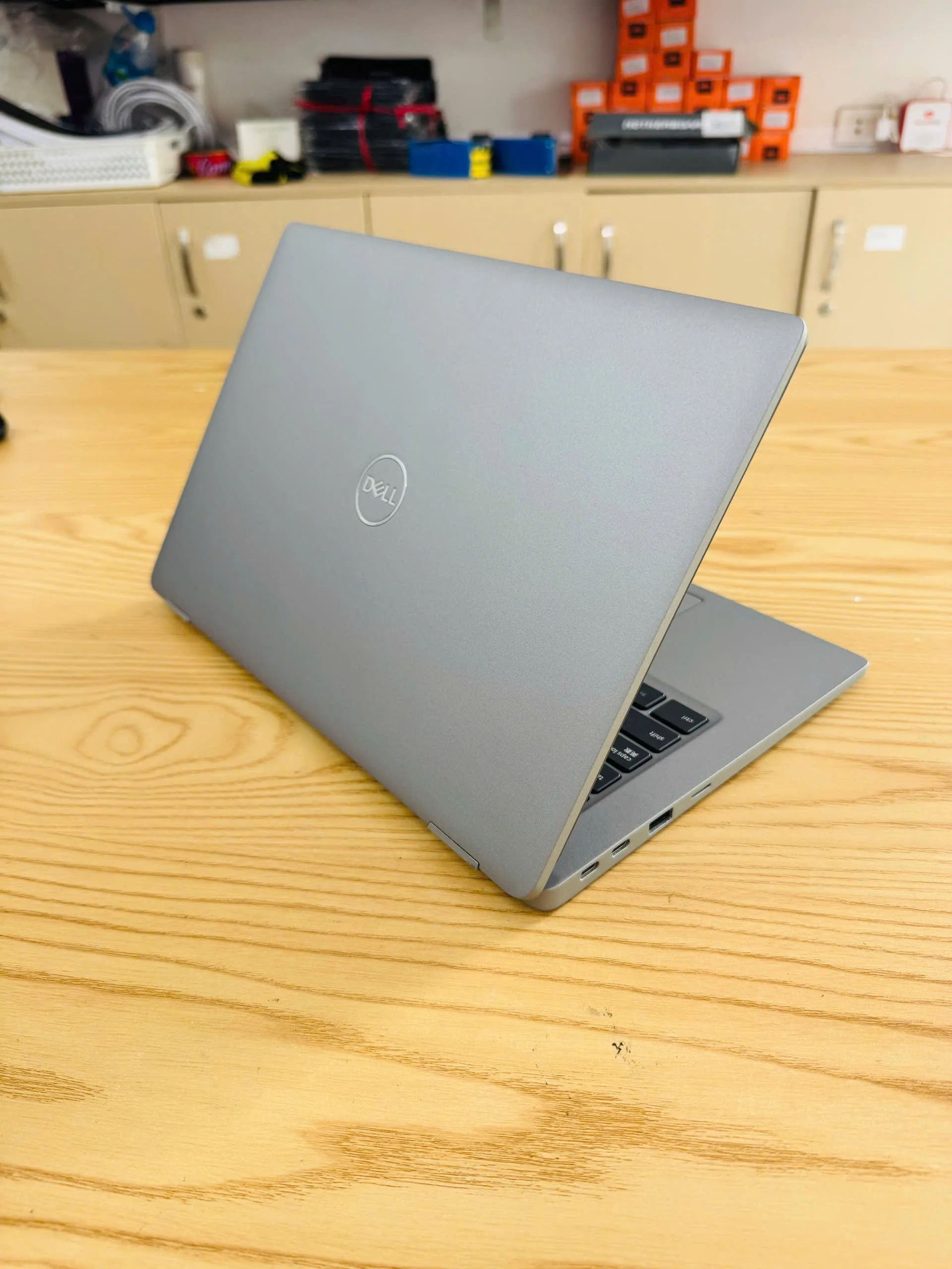 Dell Latitude 5310 Core i5-10310u/ Ram 8GB/ SSD 256GB/ Màn hình 13.3" 3