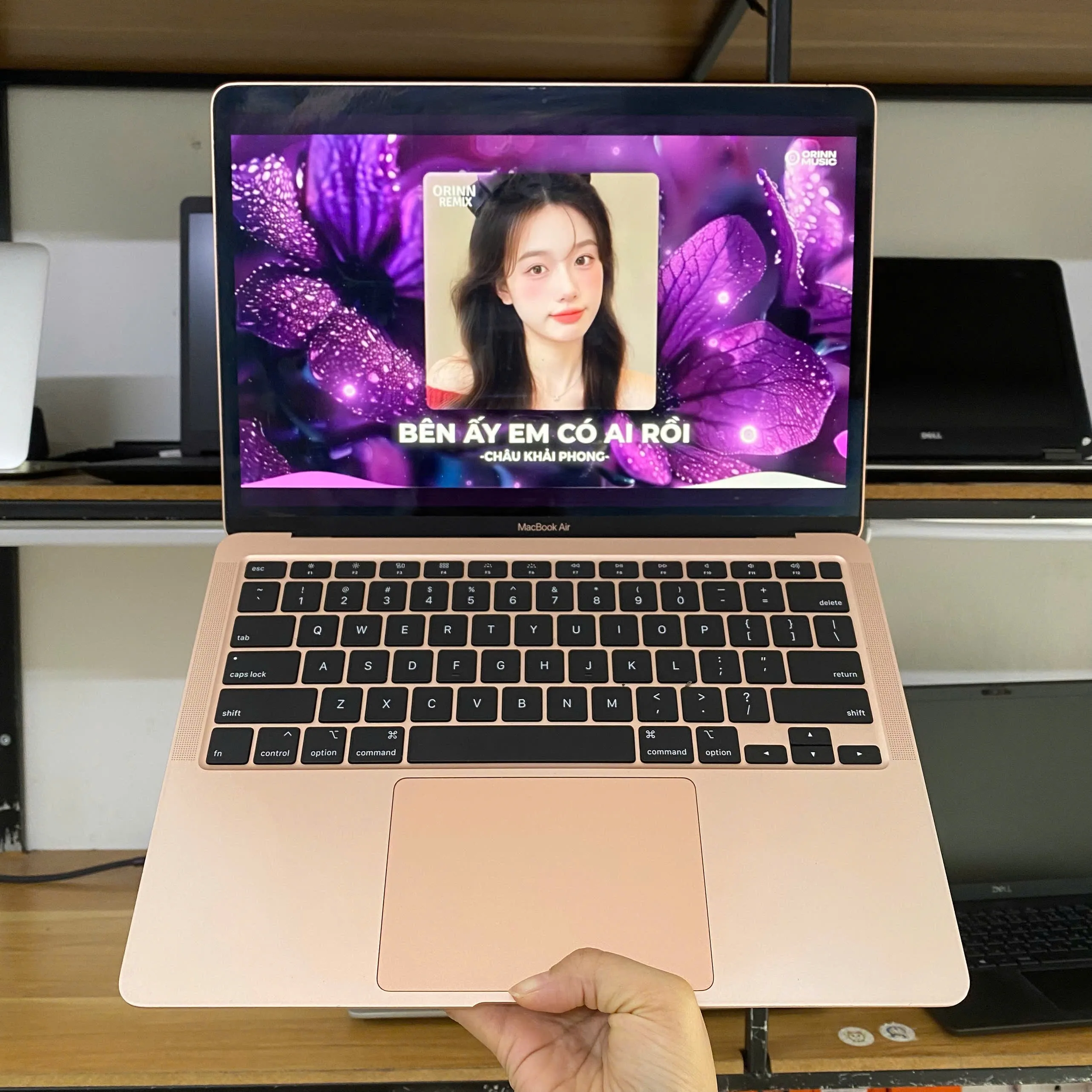 Macbook air 2020 core i3/ram 8/ssd 256/13.3"