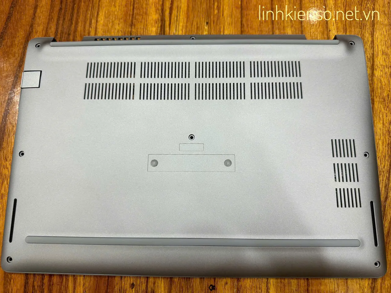 Sơn vỏ mặt D Laptop Dell Latitude 5310