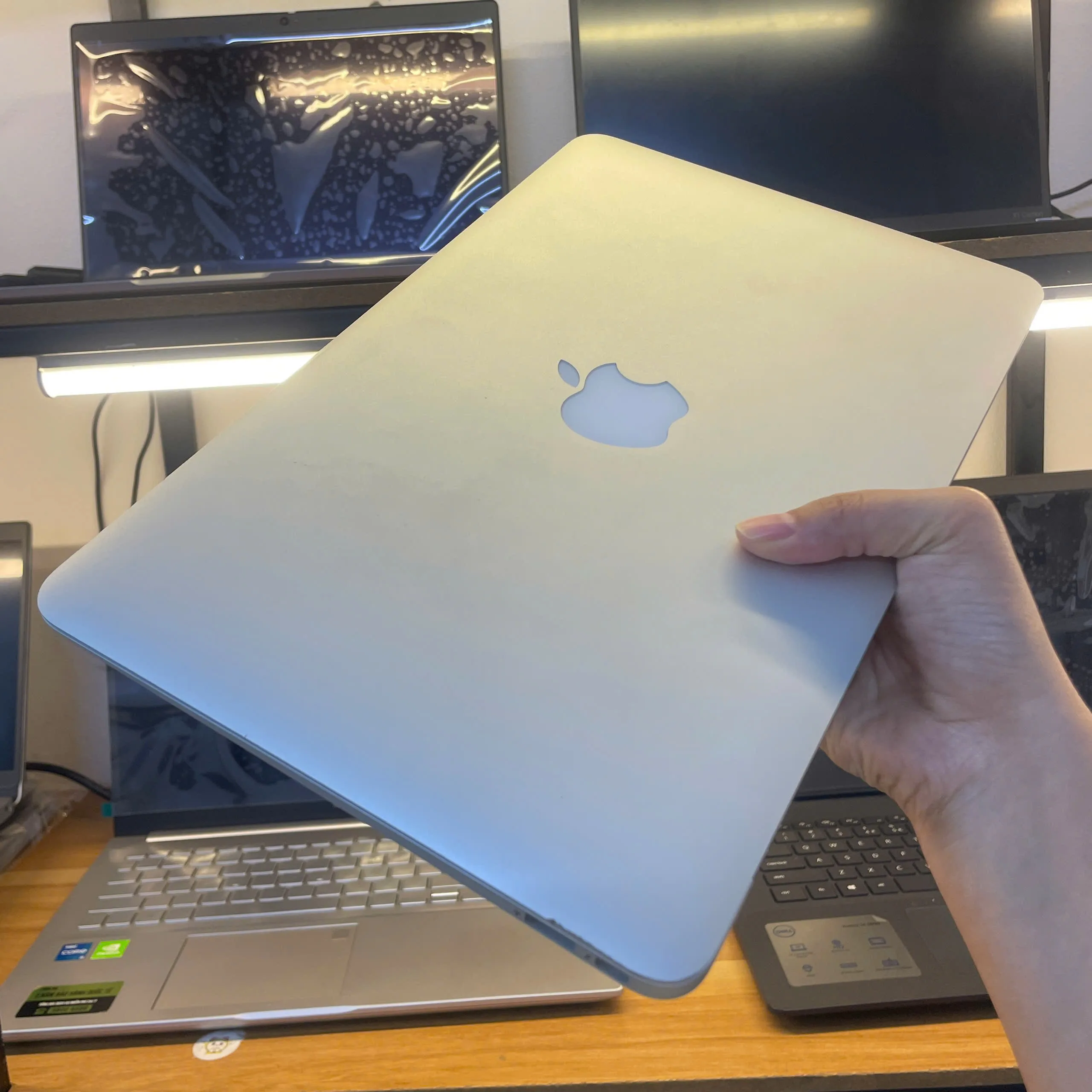 Macbook Air 2014 core i5 ram 4gb ssd 128gb/Màn hình 11" 3